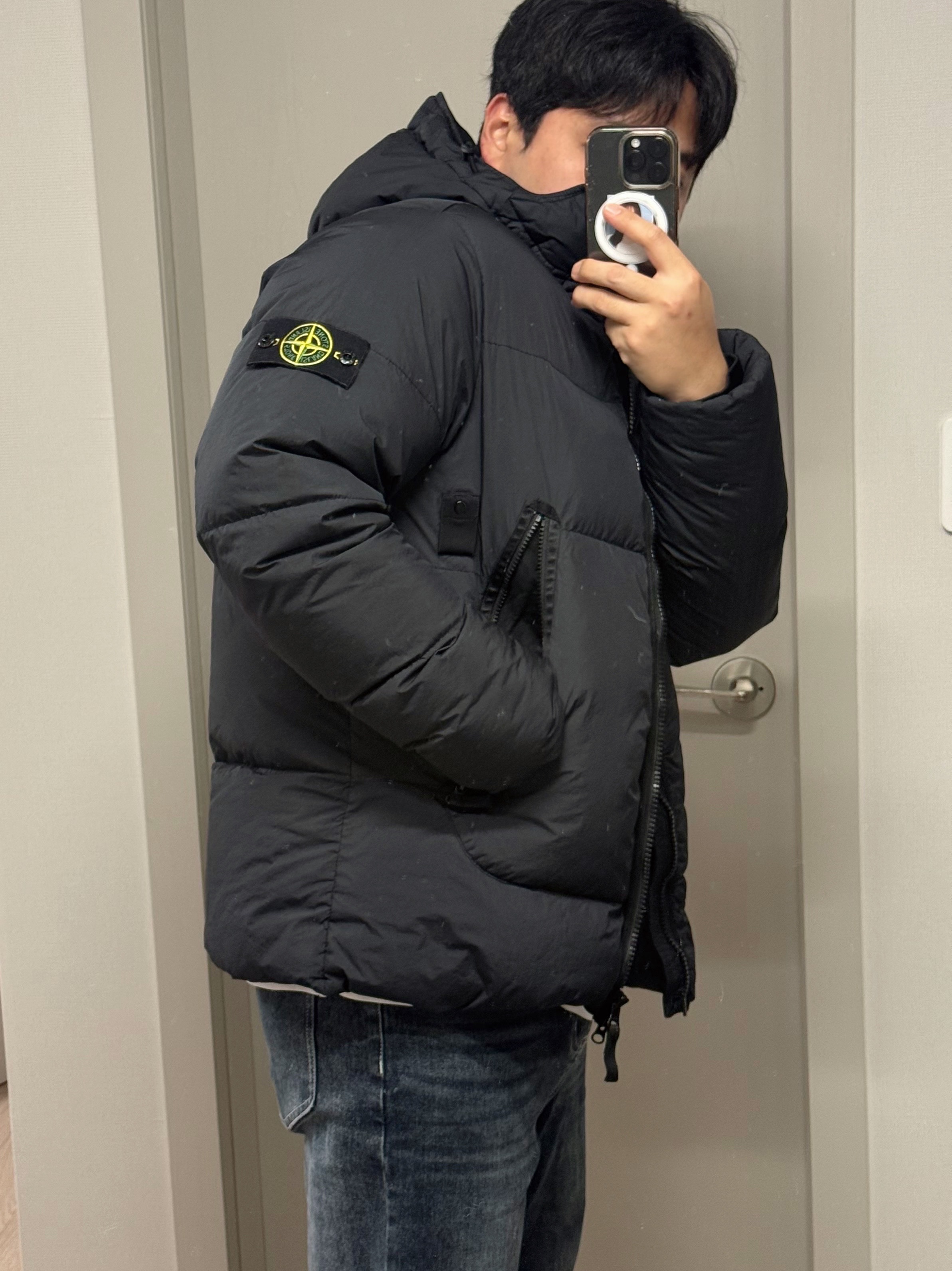 Stone Island 40123 Garment Dyed Crinkle Reps Down Jacket Black - 21FW 착용 스타일