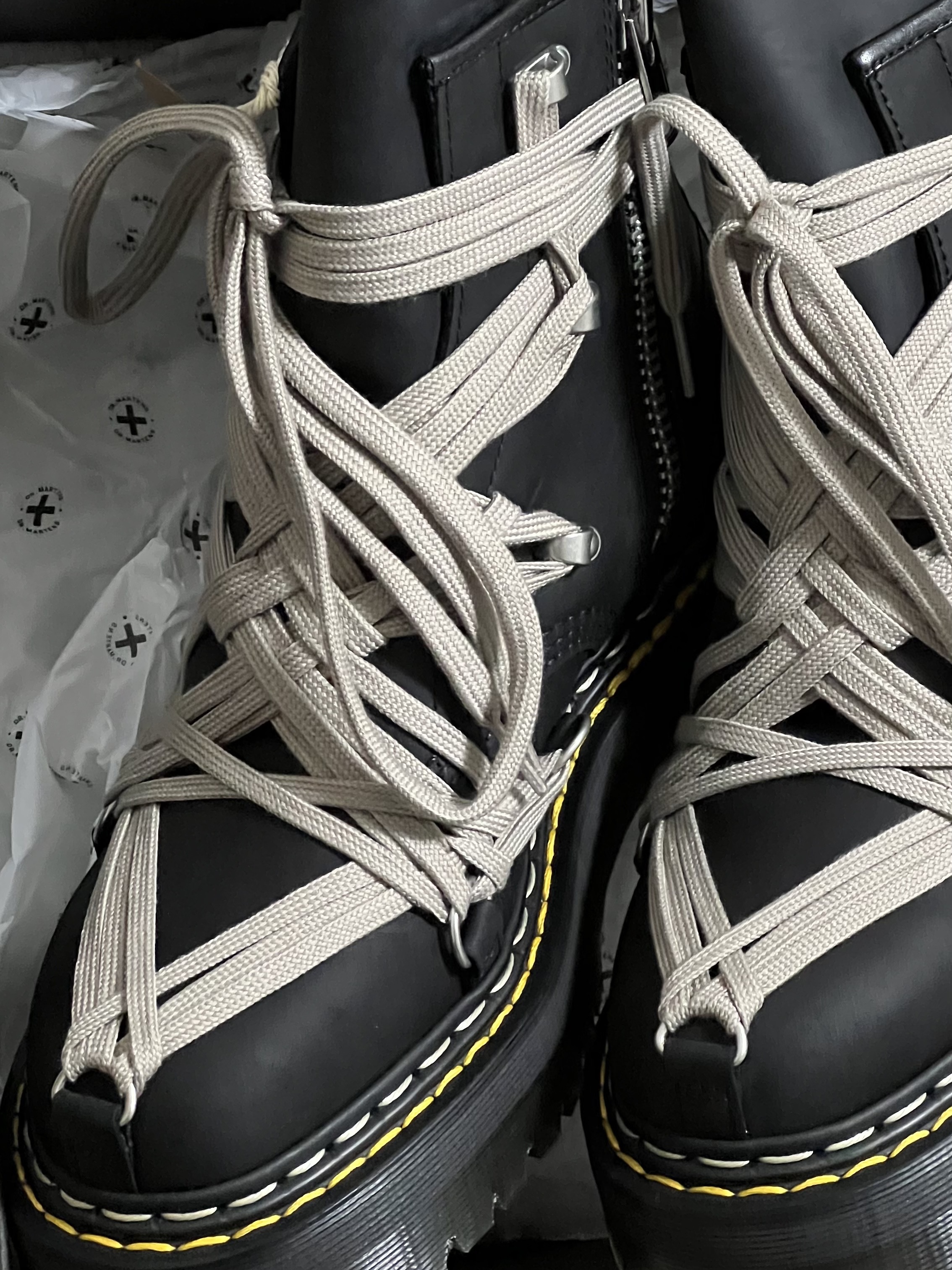 Dr. Martens x Rick Owens 1460 Quad Sole Mega Lace Boots Black 착용 스타일