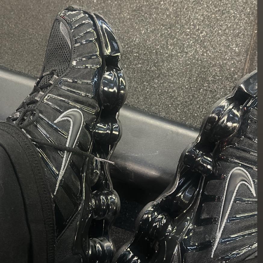 Nike Shox TL Black Metallic Hematite 착용 스타일