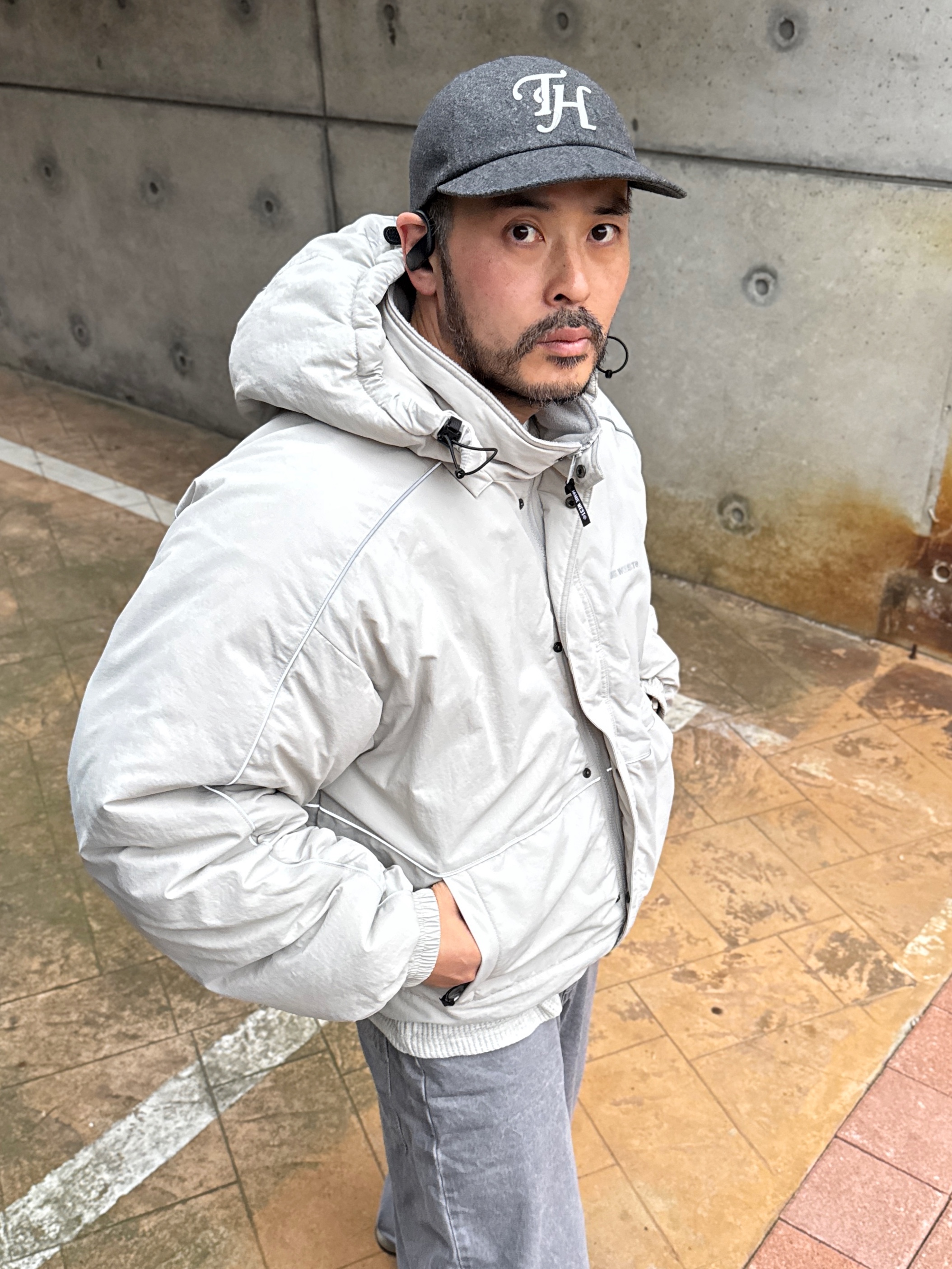 New Balance 992 Made in USA Core Grey Silver Metallic 착용 스타일 - 5