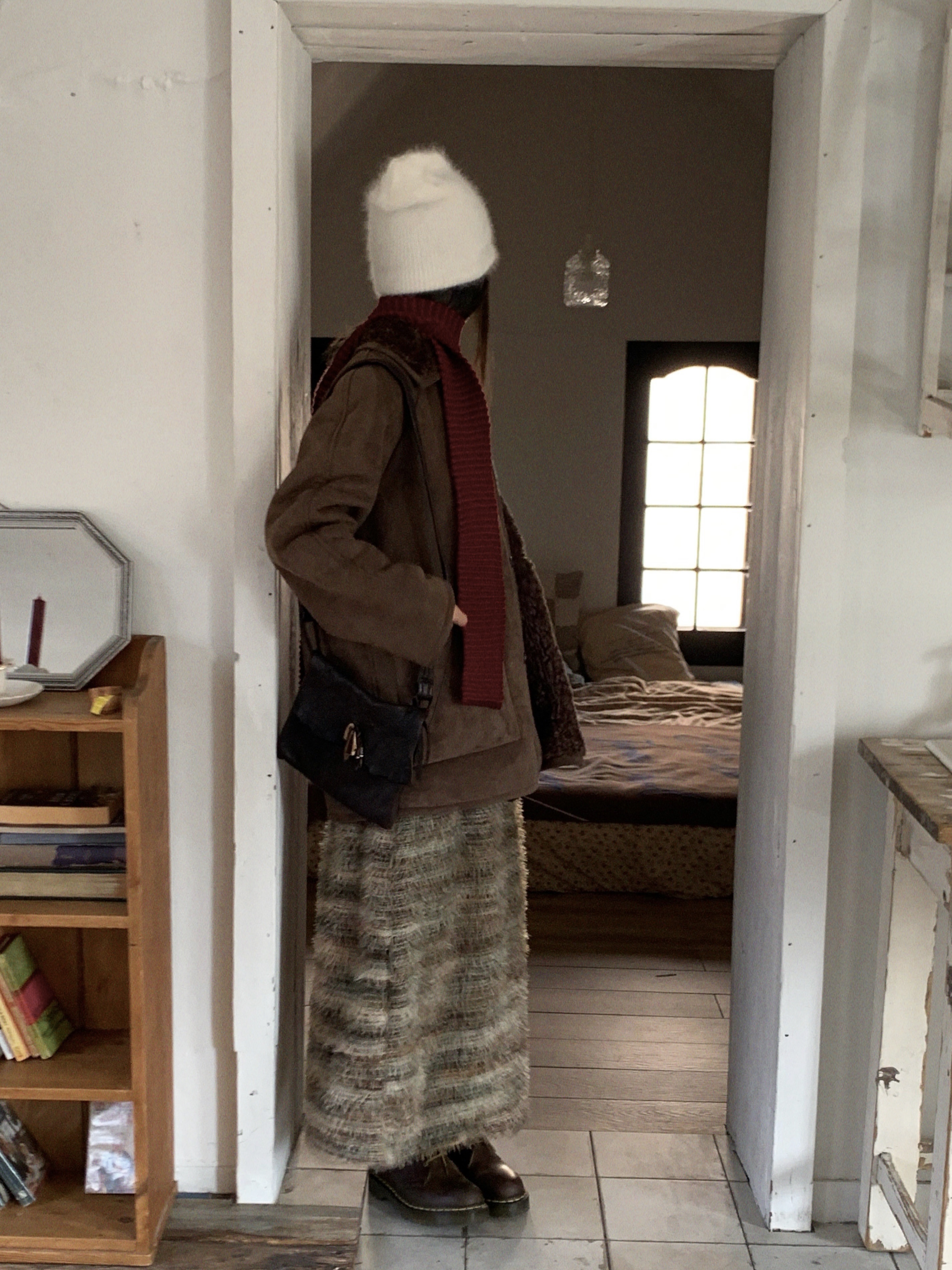 Berlin Photobook Distribution 002 Bag Red, Dr. Martens 1461 Bex Crazy Horse Dark Brown 착용 스타일 - 4