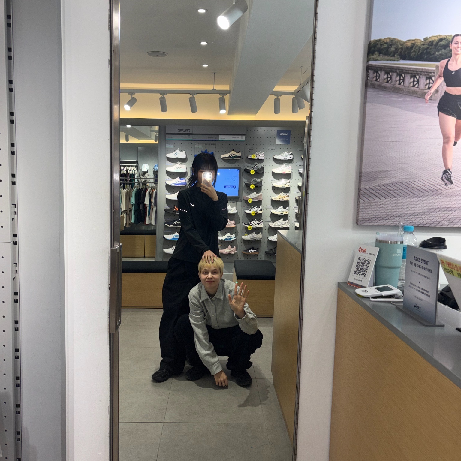 (W) Nike Swift Repel Packable Running Jacket Black - Asia, Nike NSW Club Heavyweight Balloon Trousers Black - Asia 착용 스타일 - 1