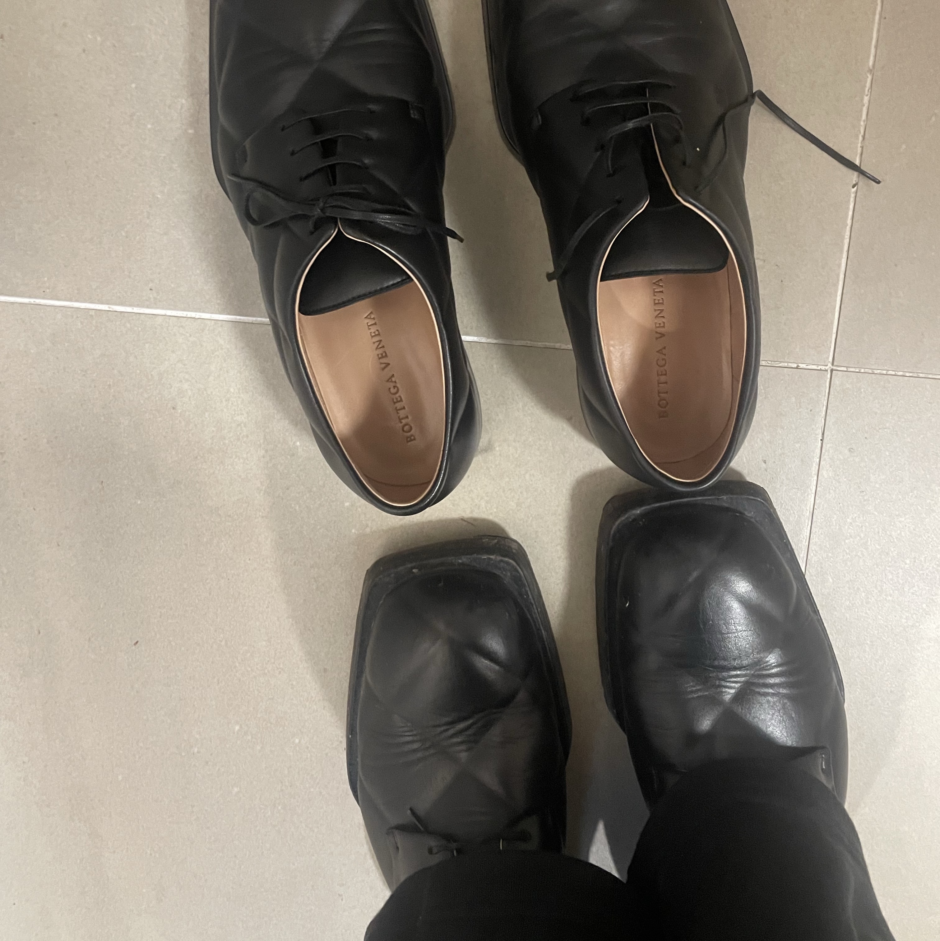 Bottega Veneta Quilting Leather Square Toe Derby Shoes Black 착용 스타일