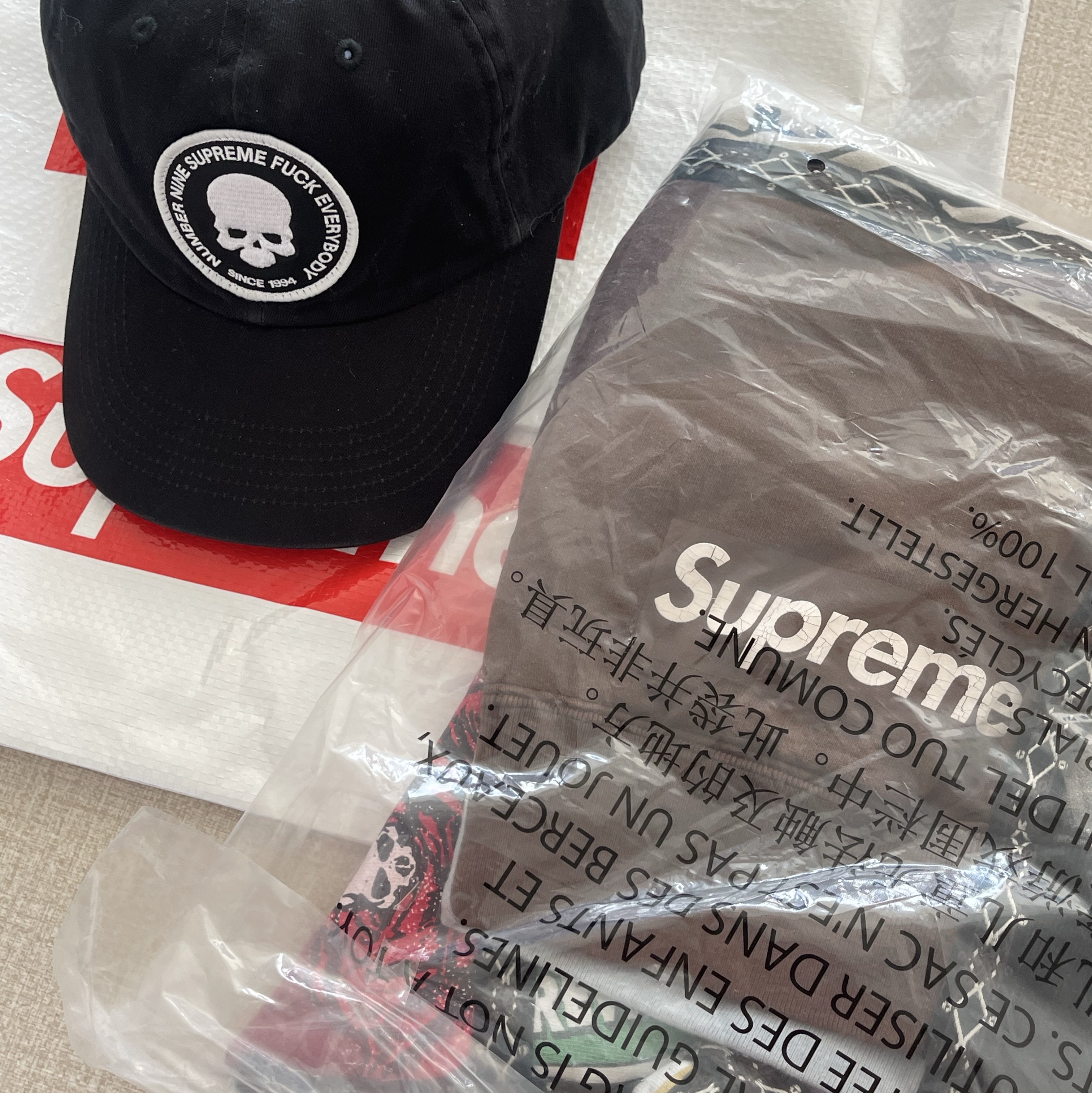 Supreme x Number (N)ine 6-Panel Black - 25FW, Supreme x Number (N)ine Patchwork Zip Up Hooded Sweatshirt Multicolor - 25FW 착용 스타일