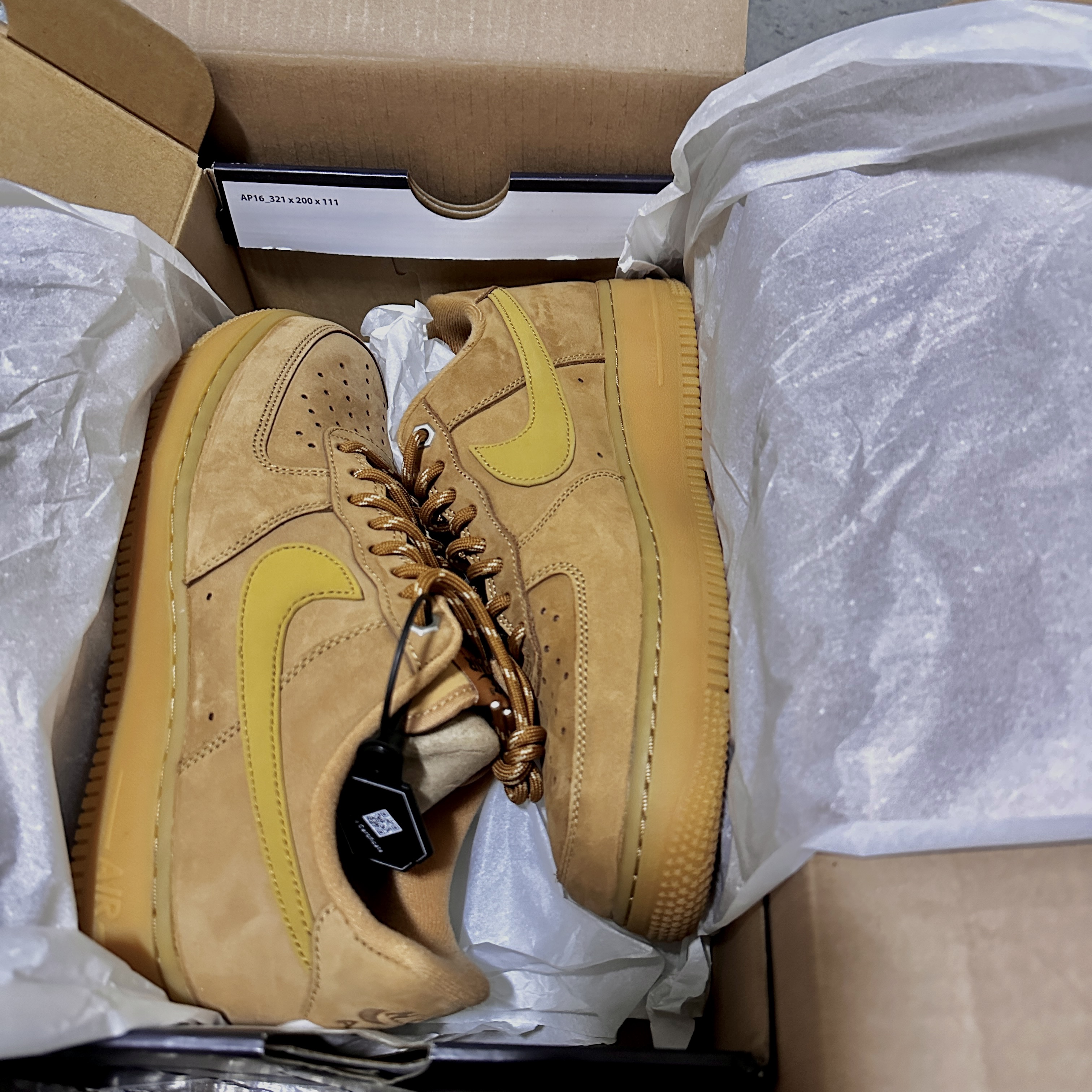 Nike Air Force 1 '07 WB Flax 착용 스타일