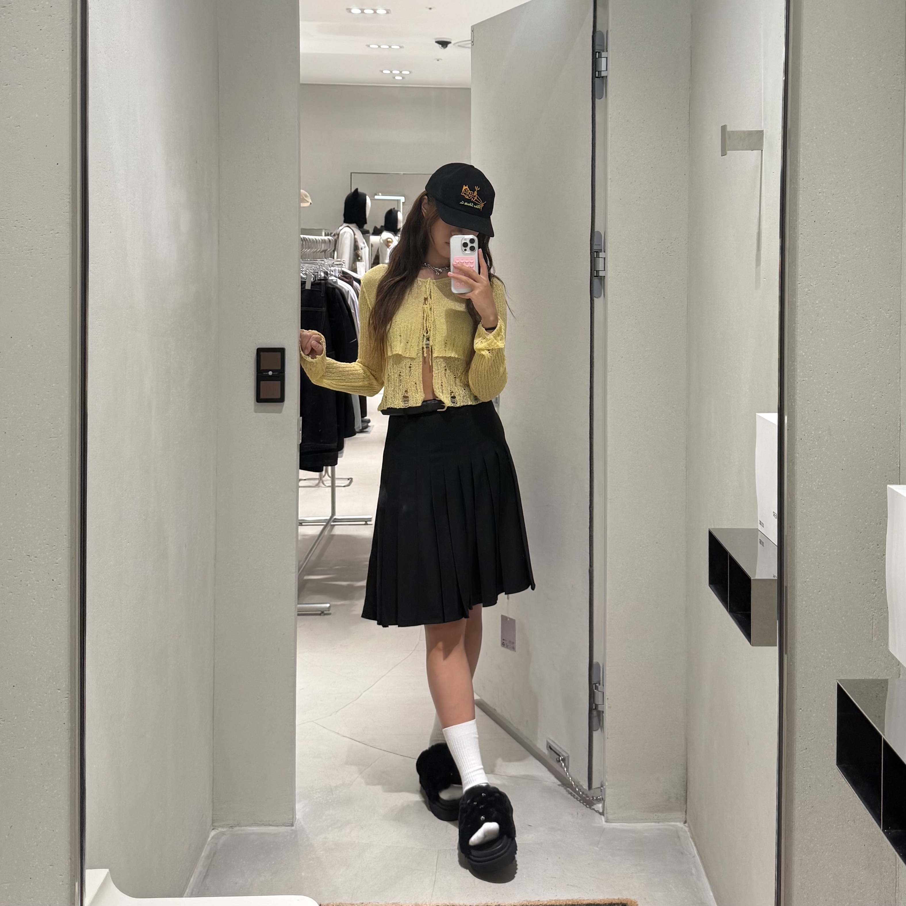 Self Portrait Women Pleated Twill Midi Skirt Black - 25FW 착용 스타일 - 9