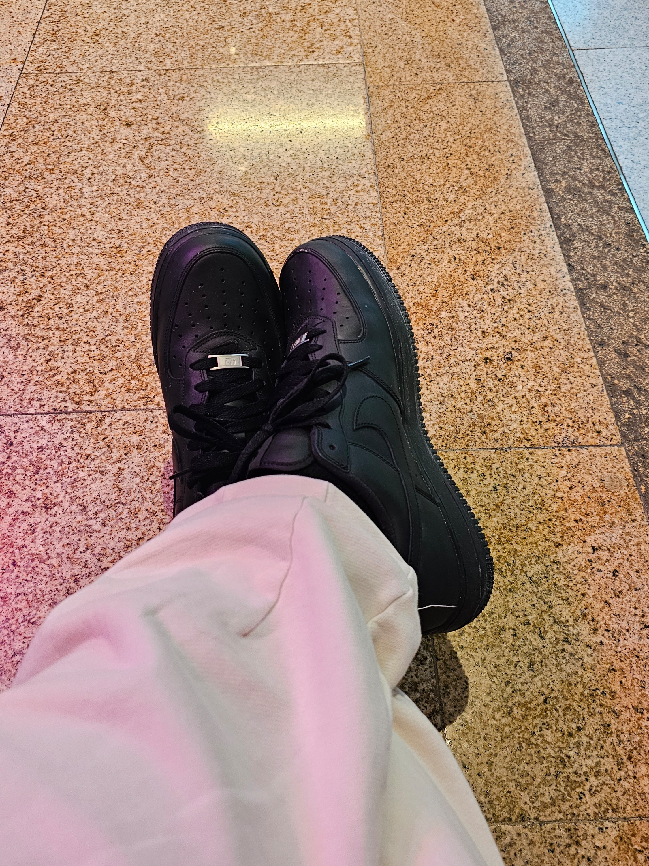 Nike x Supreme Air Force 1 Low Black 착용 스타일
