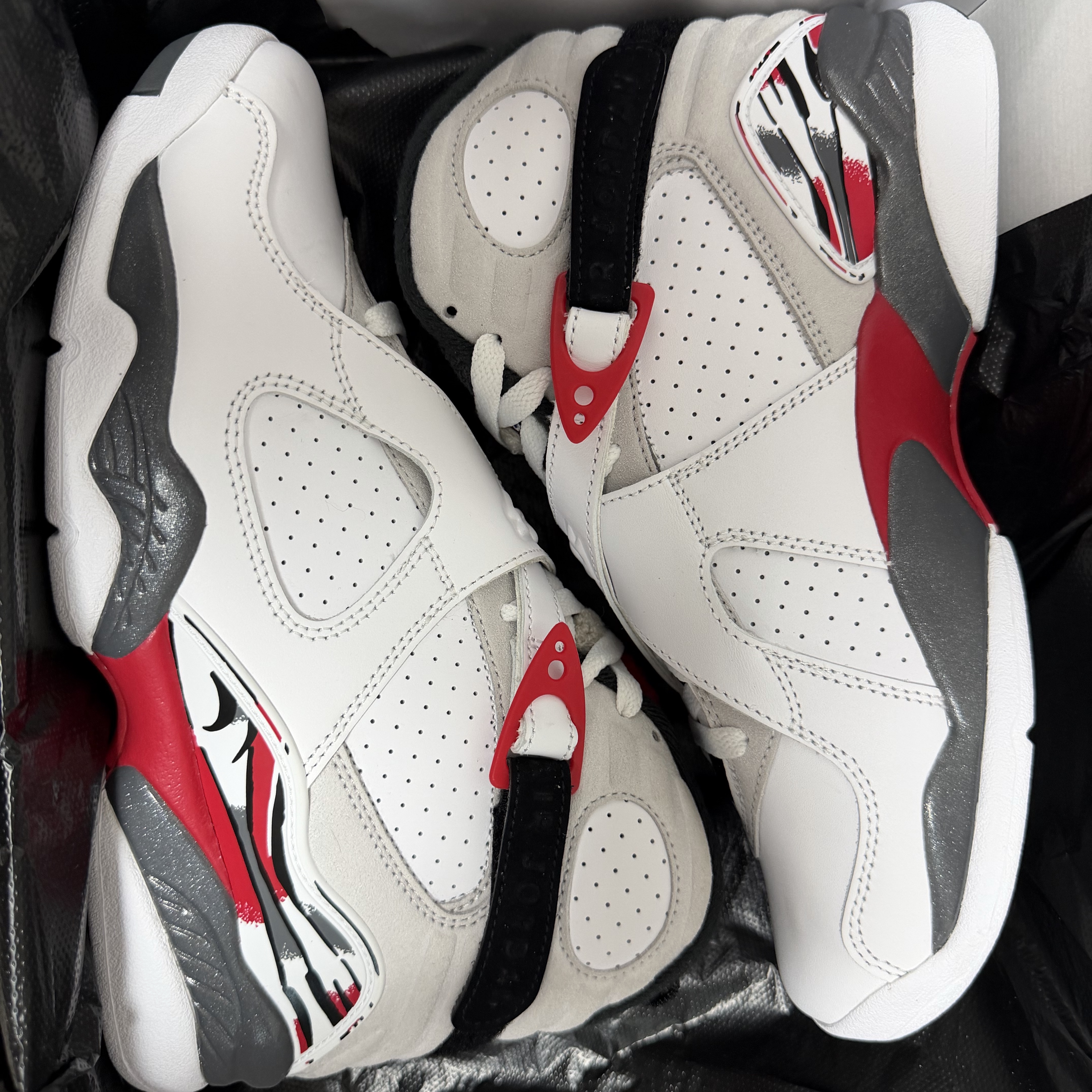 Jordan 8 Retro Bugs Bunny 2025 착용 스타일 - 2