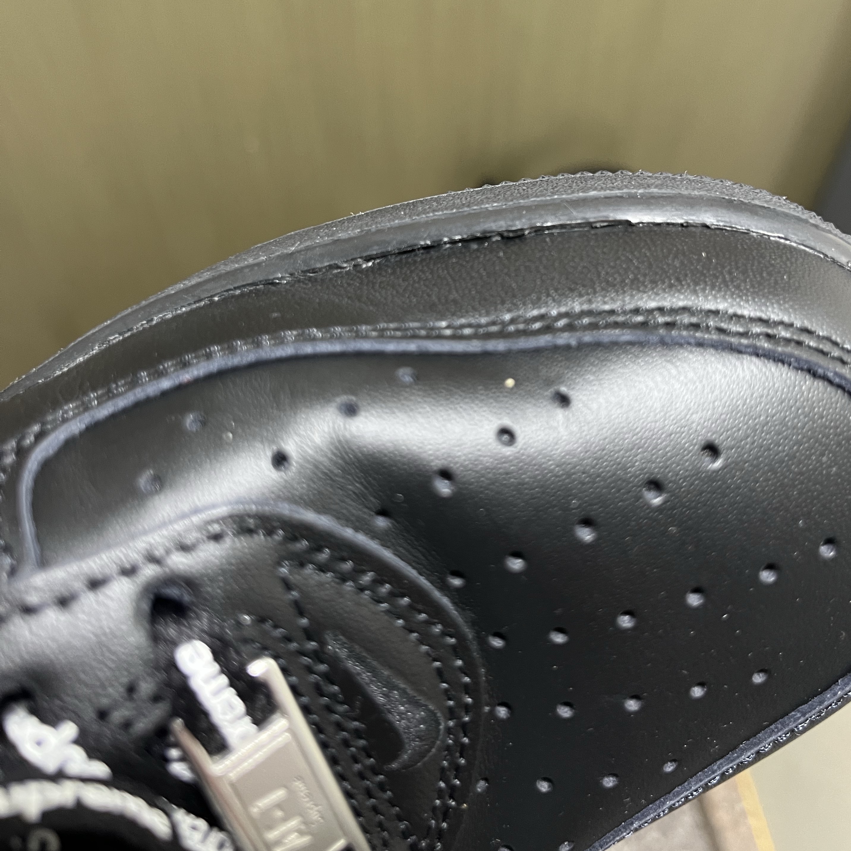 Nike x Supreme Air Force 1 Low Black 착용 스타일
