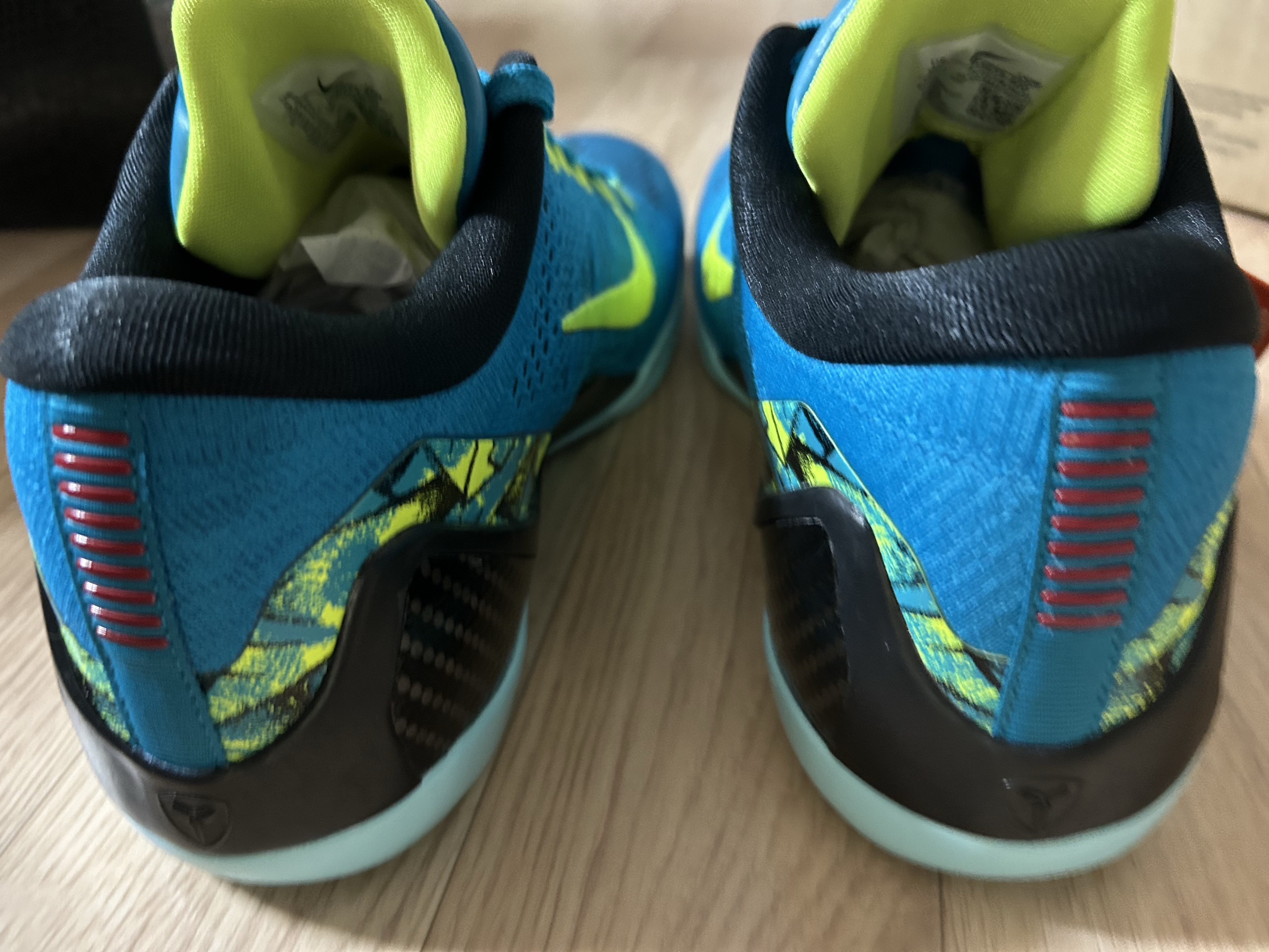 Nike Kobe 9 Elite Low Protro Neo Turquoise and Volt 착용 스타일