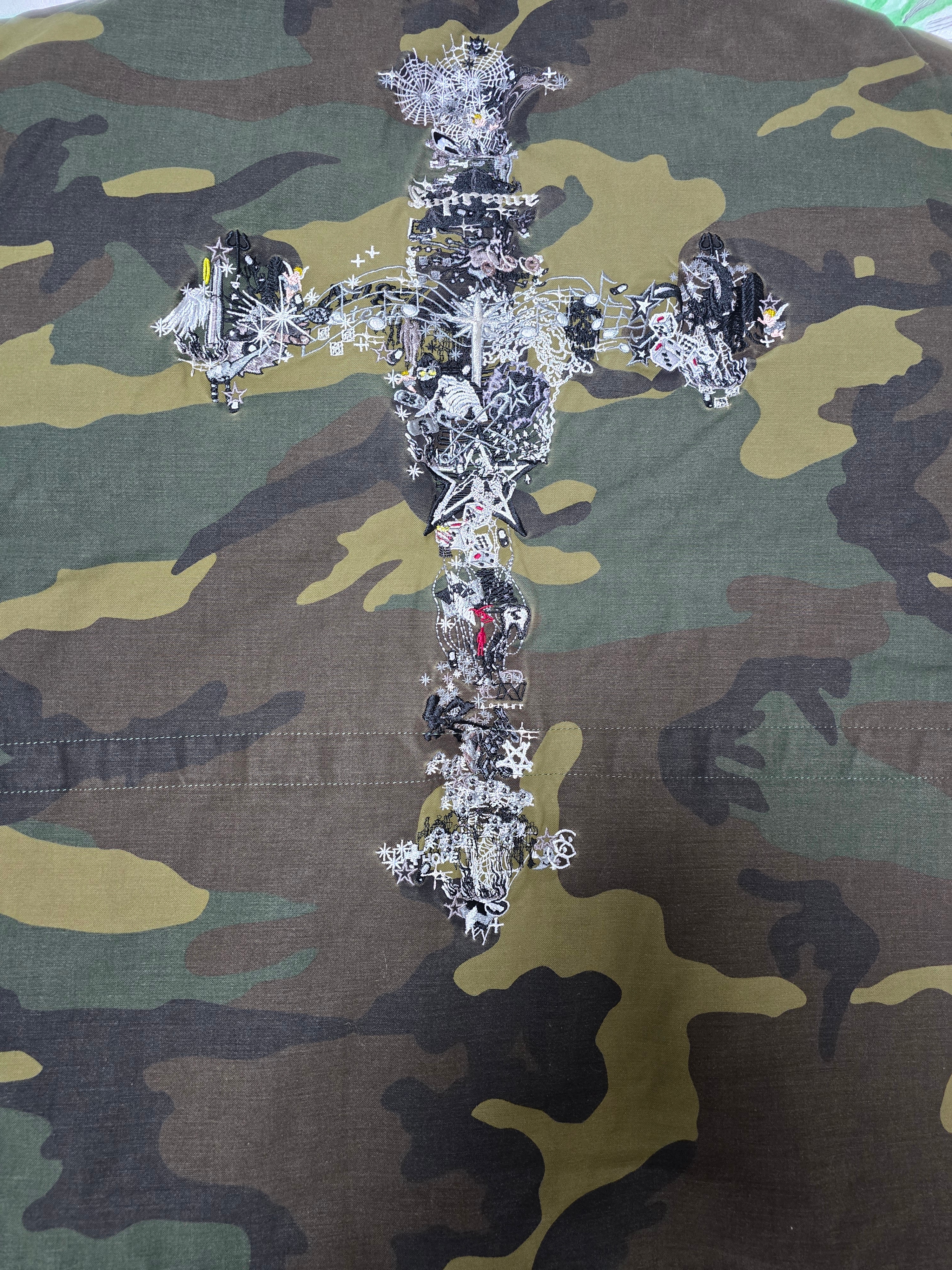 Supreme AOI Cross M52 Jacket Camo - 25FW 착용 스타일