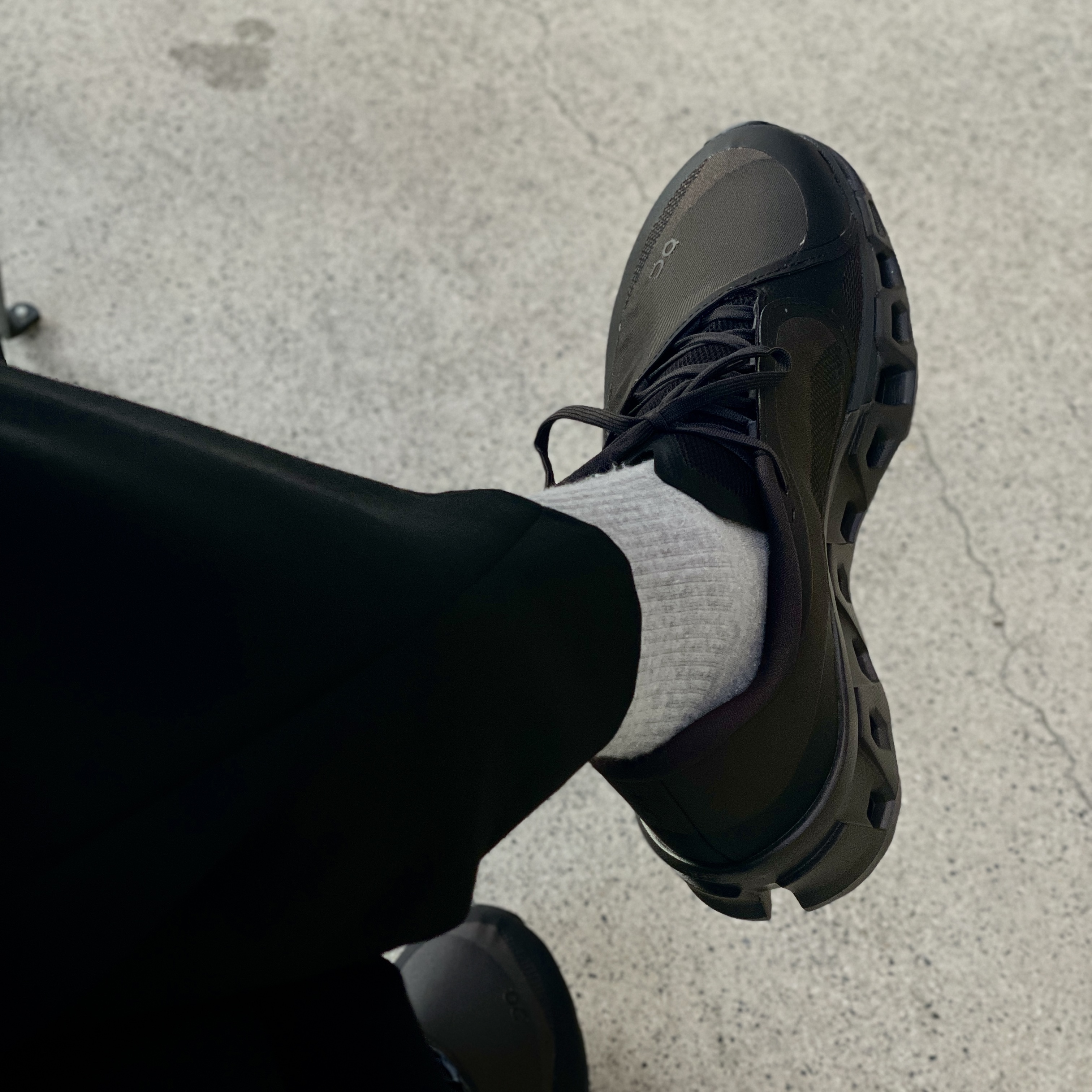 On Running x Post Archive Faction (Paf) Cloudmonster 2 Thorn Brown 착용 스타일