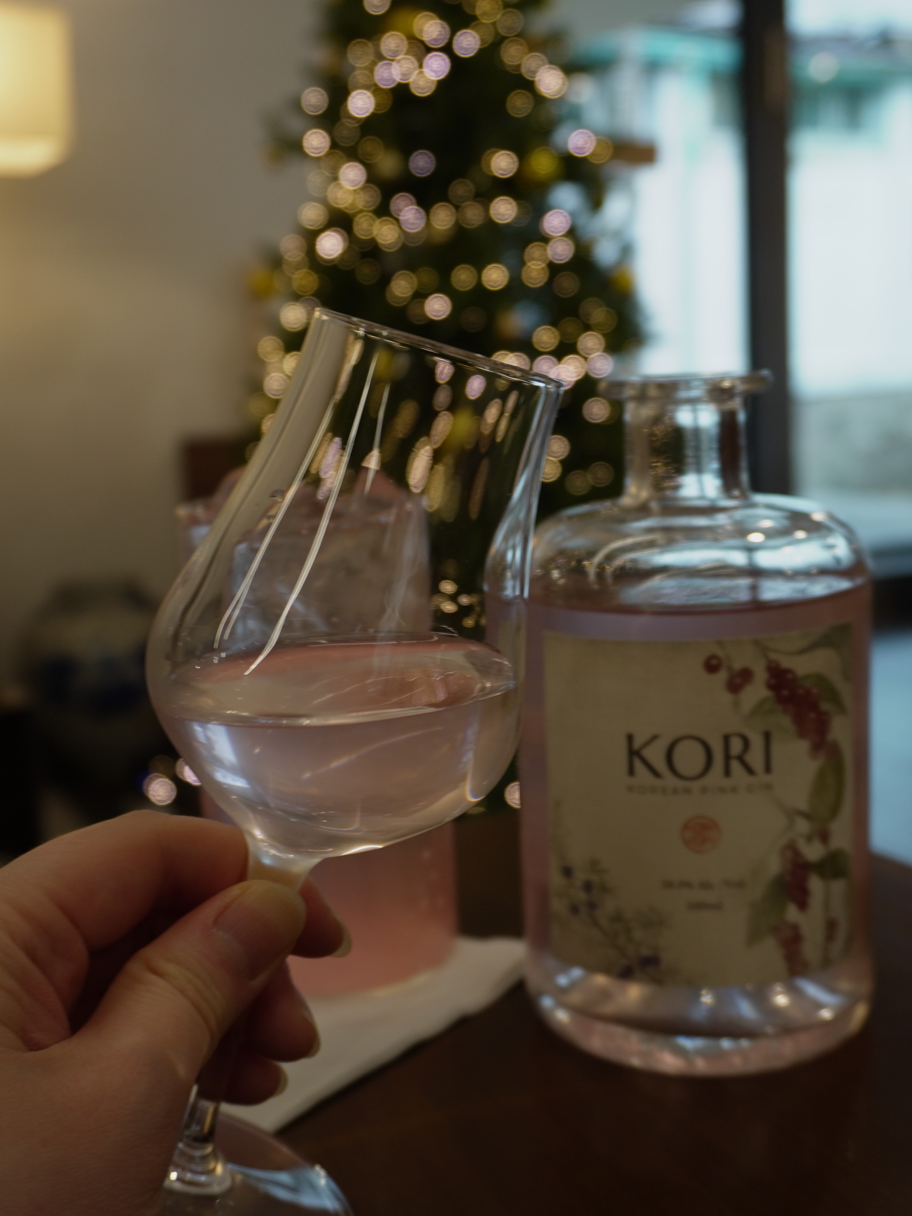 [KREAM 단독] House of Heritage KORI Korean Pink Gin 38% Gift Package 착용 스타일
