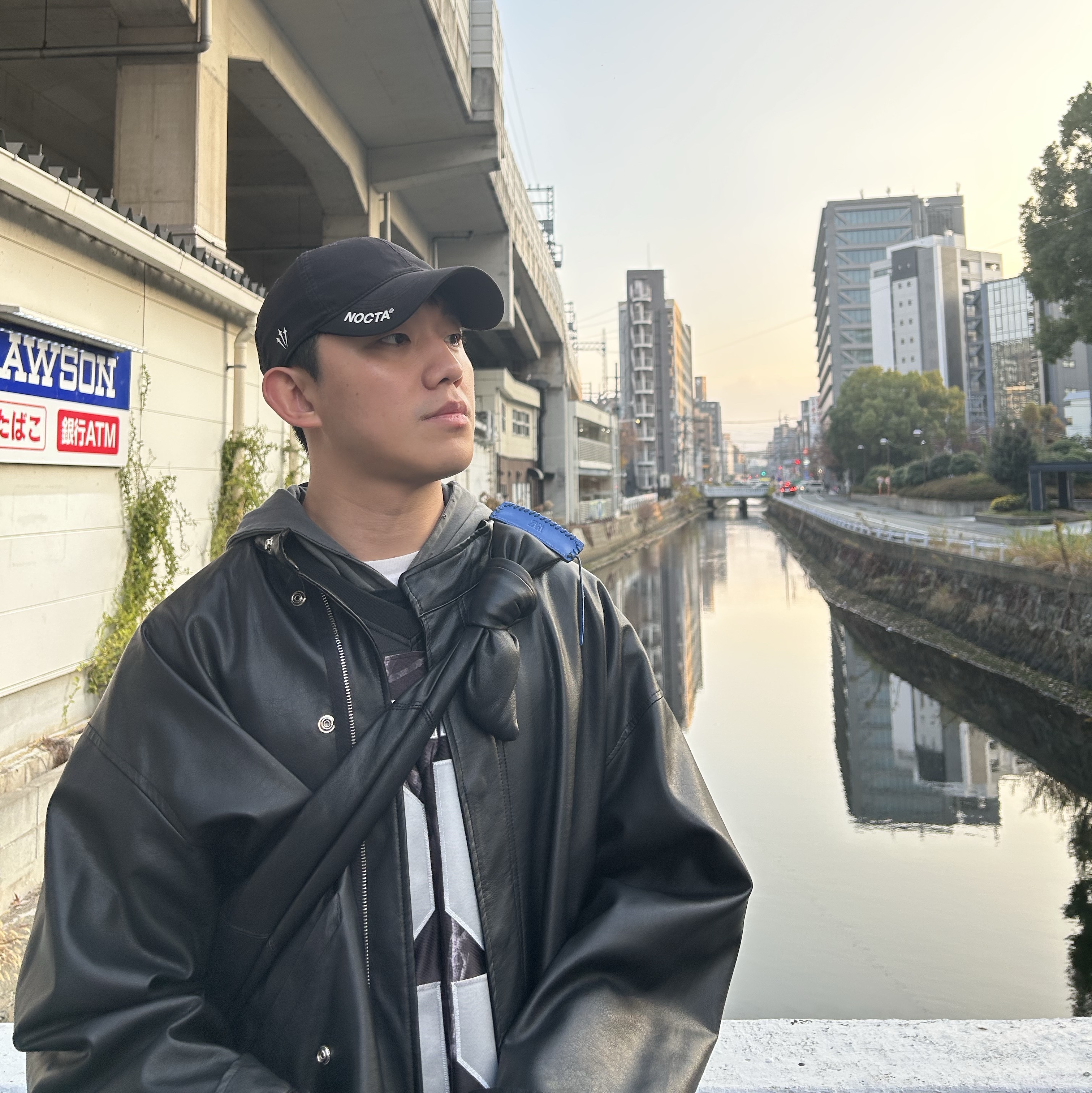 Oakley Eye Jacket Redux Matte Black Frame Prizm Grey Lenses High Bridge Fit, Nike x Stussy Air Penny II Rattan and Limestone 착용 스타일 - 2