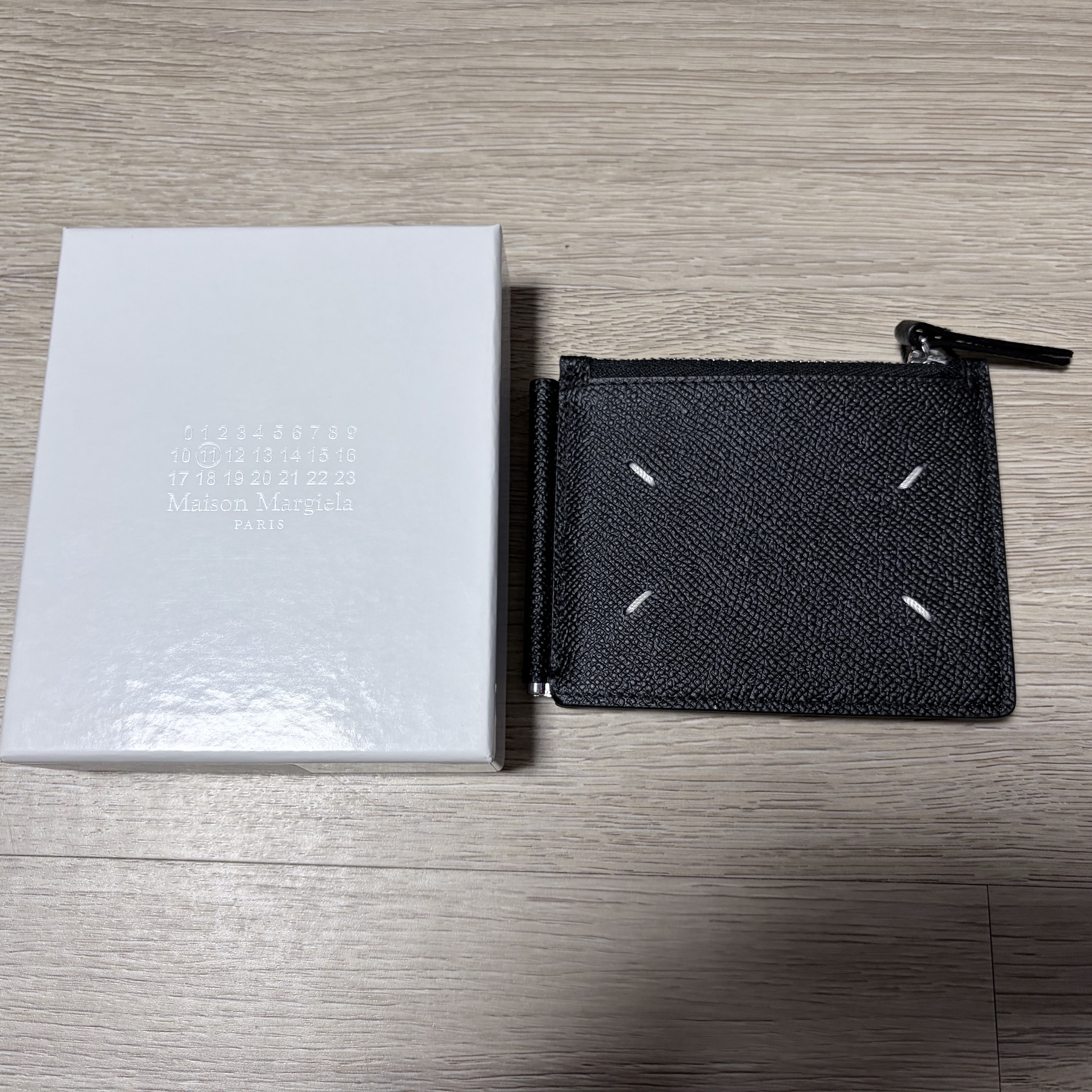 Maison Margiela Money Clip Bovine Leather Wallet Black 착용 스타일