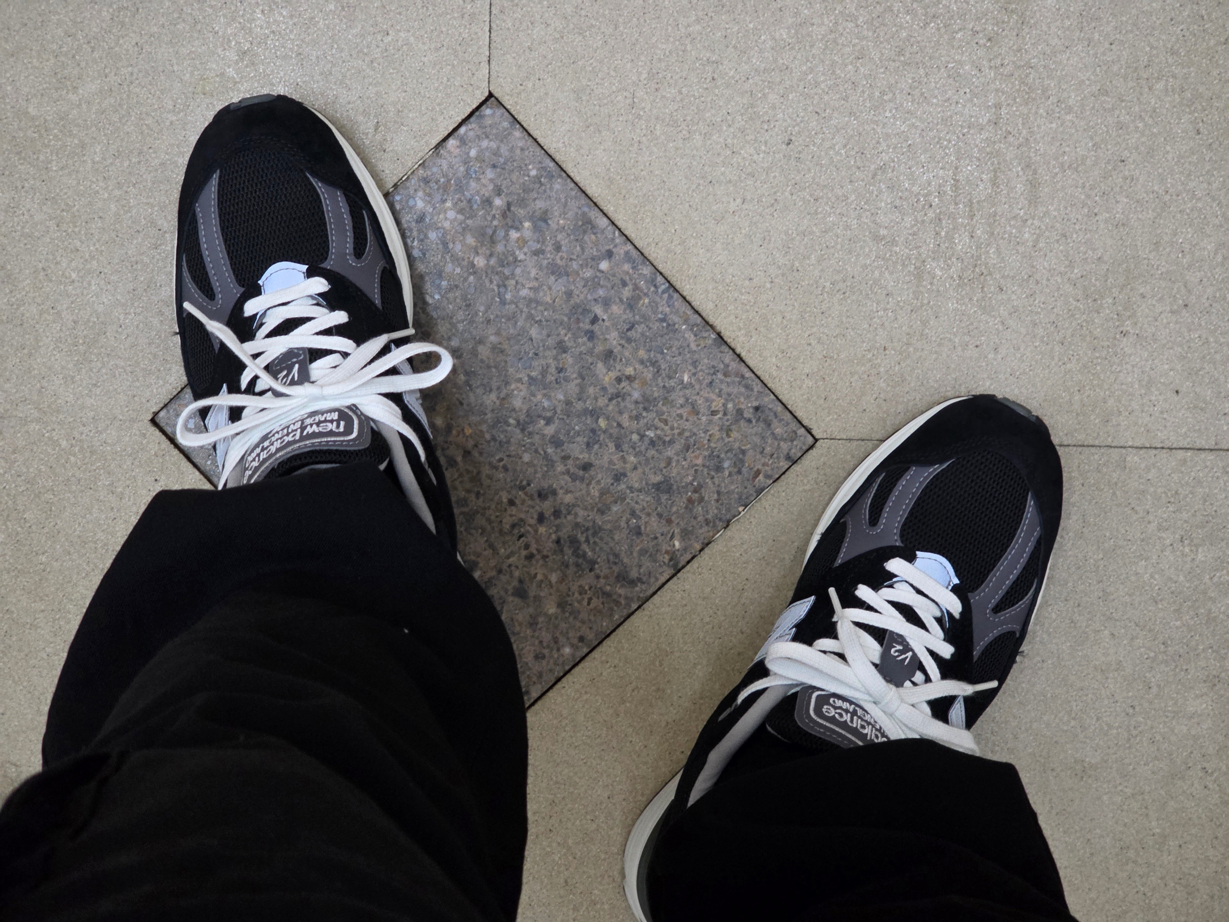 New Balance 991v2 Made in UK Black 착용 스타일 - 1