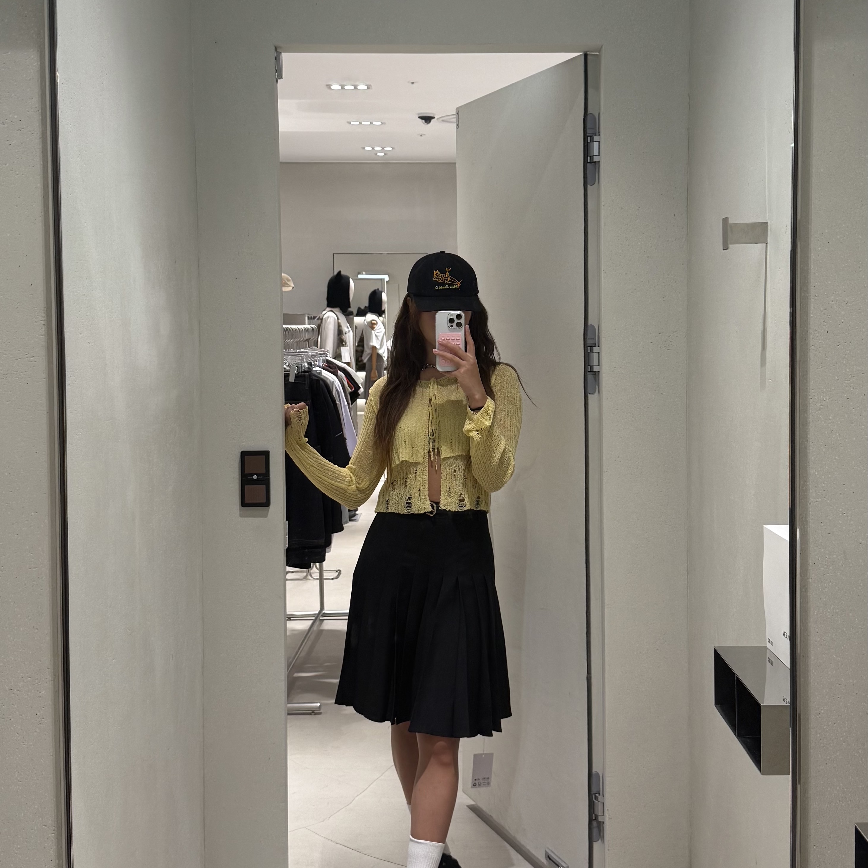 Self Portrait Women Pleated Twill Midi Skirt Black - 25FW 착용 스타일 - 8