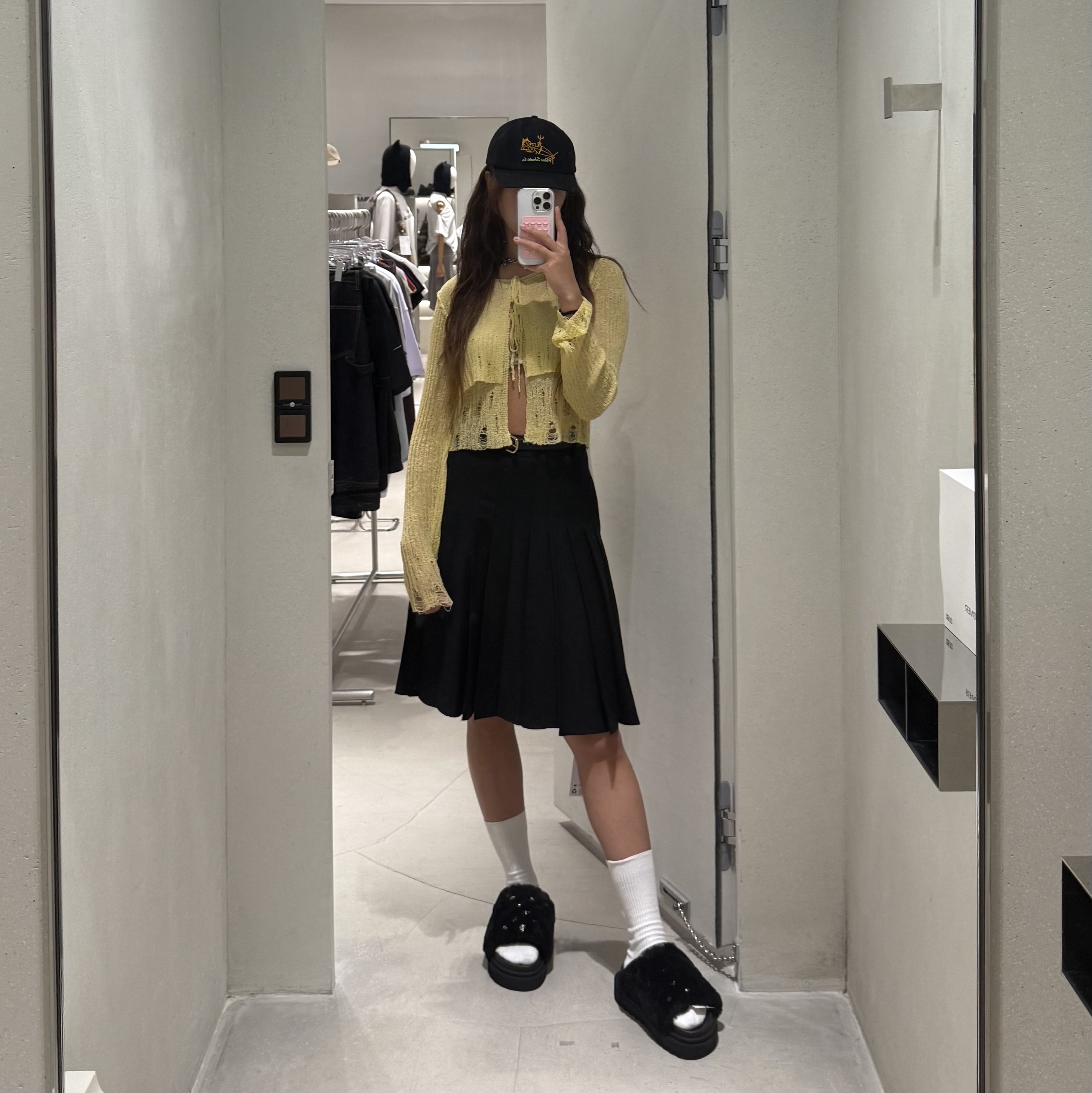 Self Portrait Women Pleated Twill Midi Skirt Black - 25FW 착용 스타일 - 7