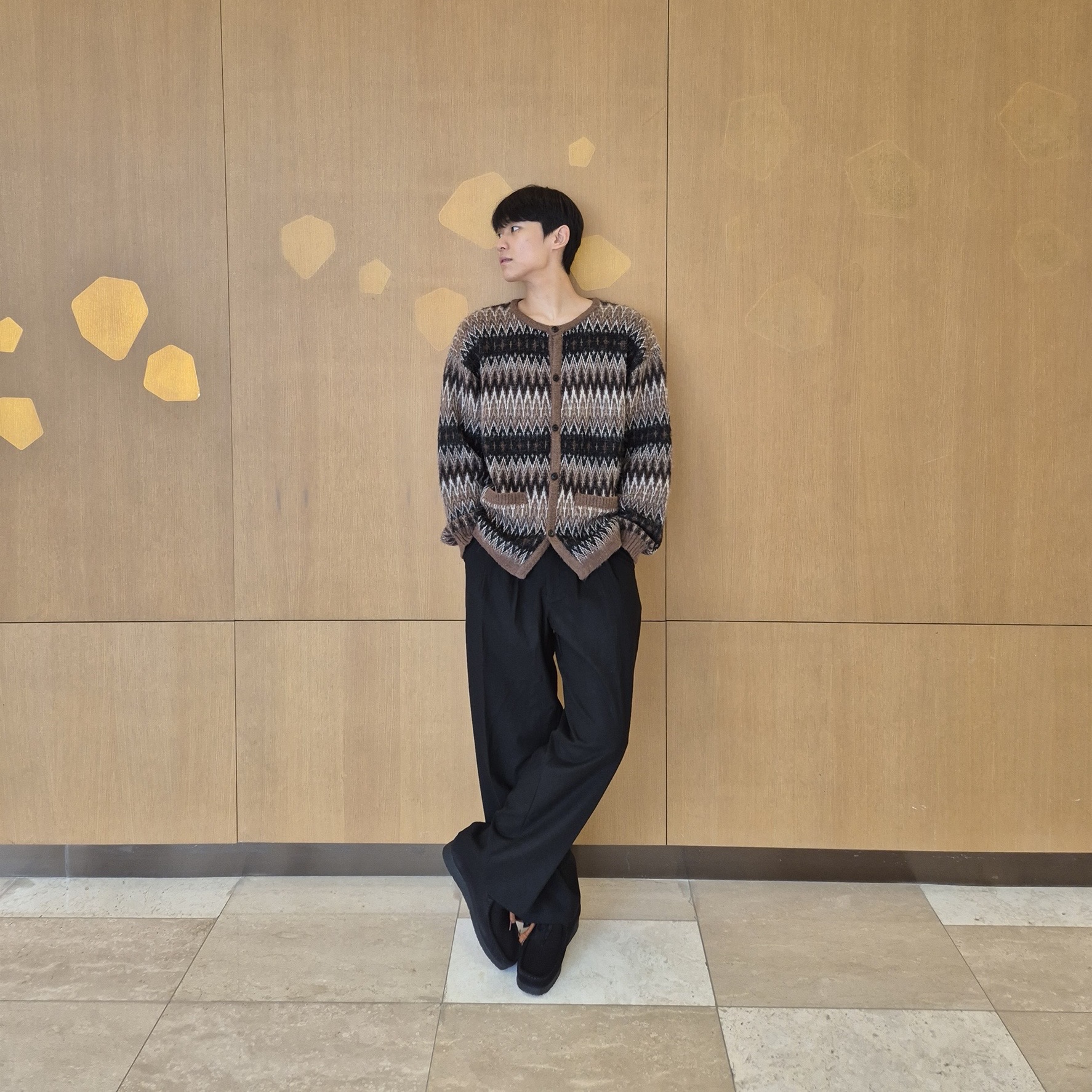Clarks Wallabee Black Suede - 25FW 착용 스타일 - 5