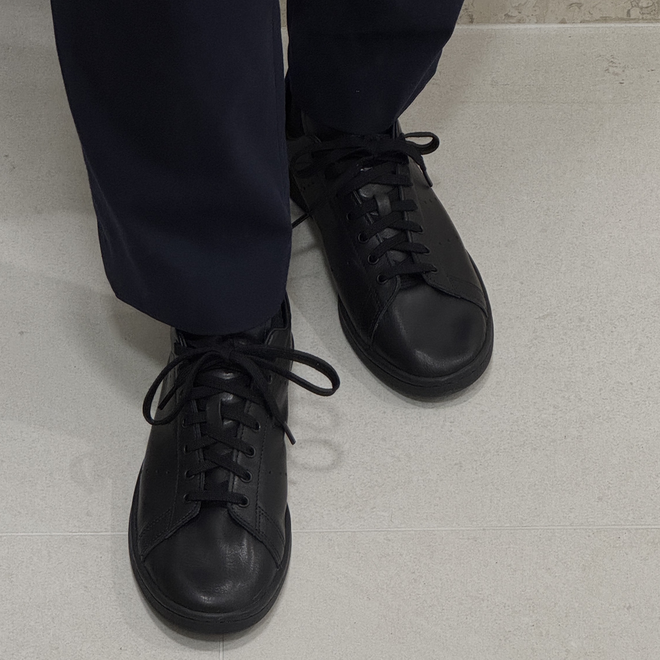 Adidas Stan Smith Decon Core Black 착용 스타일 - 3