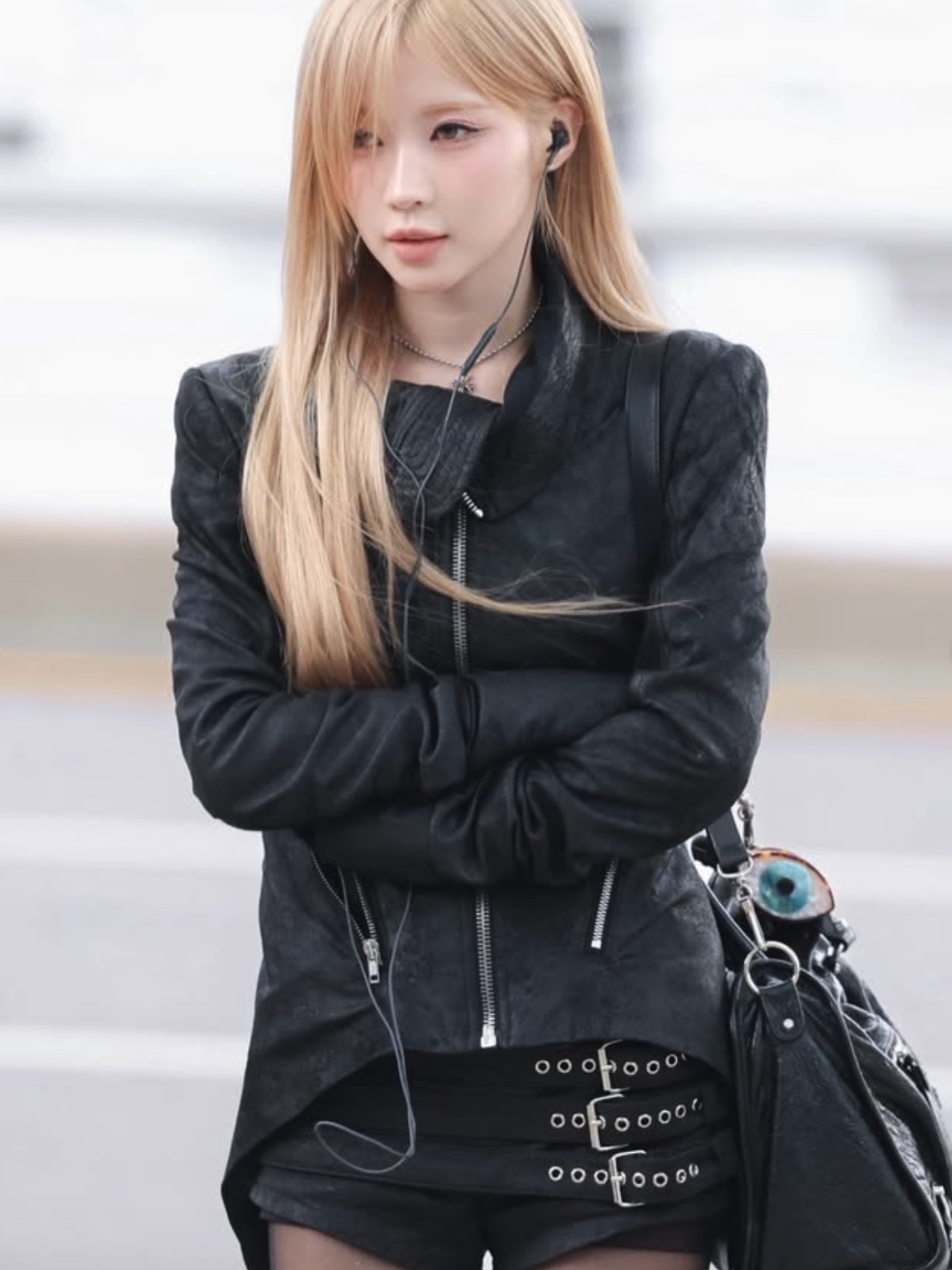 Bonnae Belted Micro Shorts Black, Bonnae Belted Micro Shorts Ivory 착용 스타일 - 2