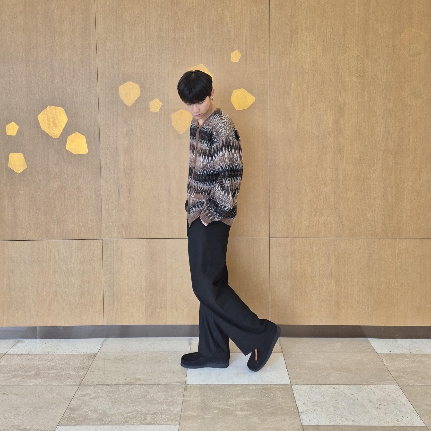 Clarks Wallabee Black Suede - 25FW 착용 스타일 - 6