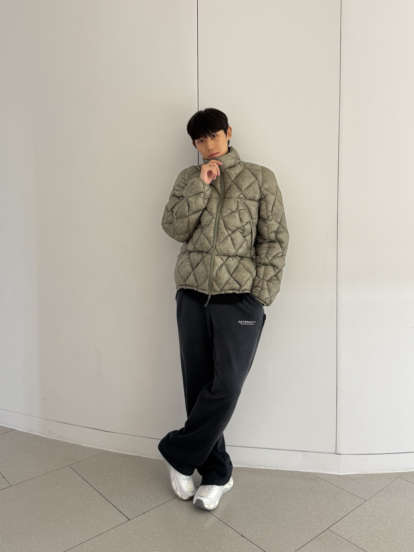 Reternity Creative Dept Sweatpants Faded Black - 25SS 착용 스타일 - 5
