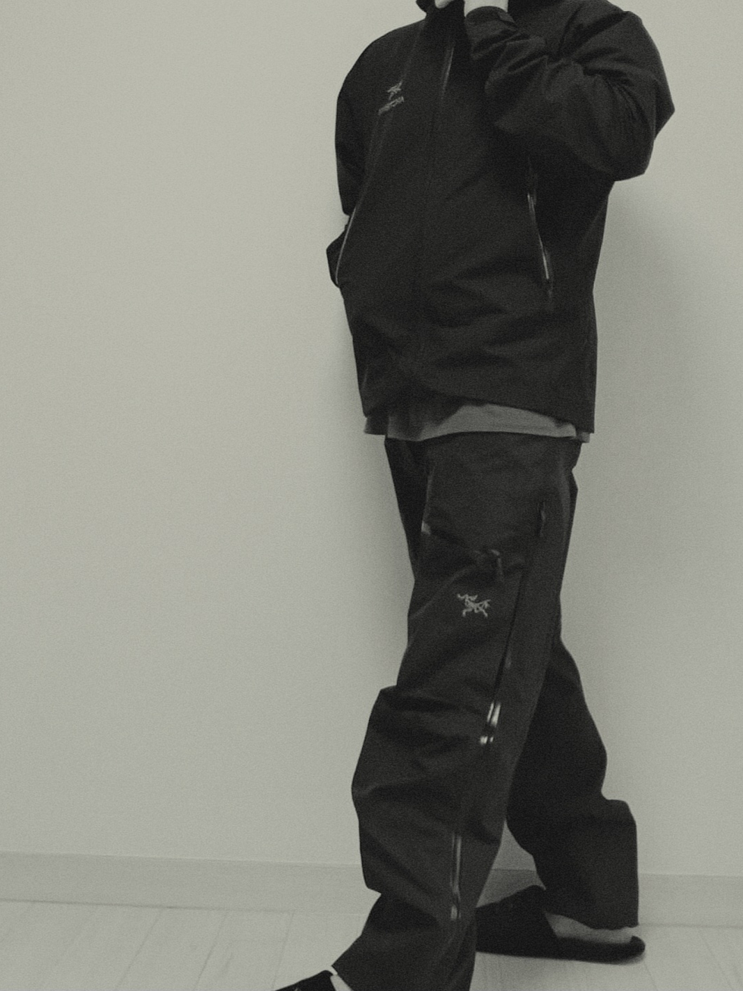 Arc'teryx Beta Jacket Black, Arc'teryx Beta Pants Black 착용 스타일 - 2