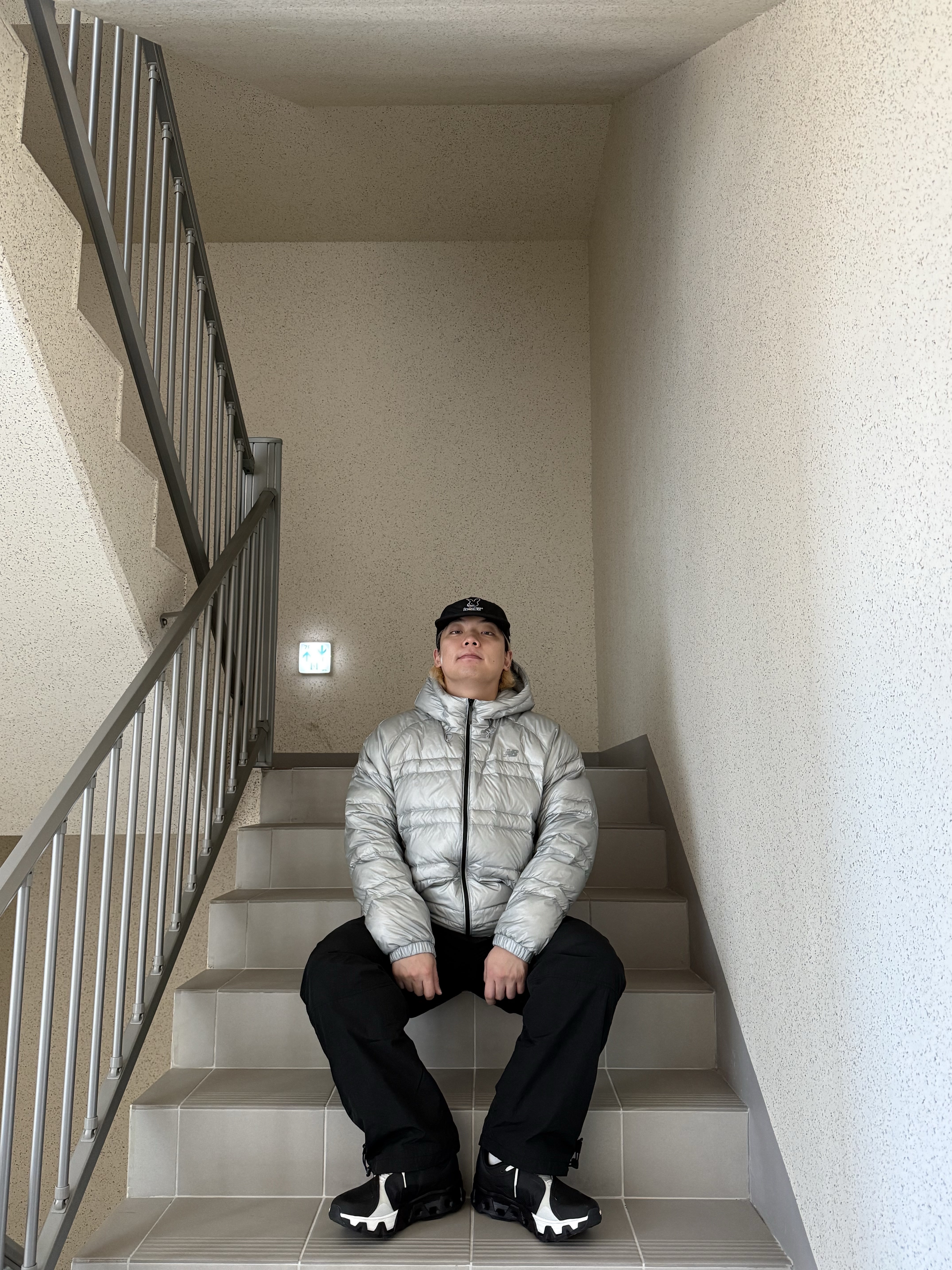 On Running x Post Archive Faction (Paf) Cloudmonster Hyper Black 착용 스타일 - 8