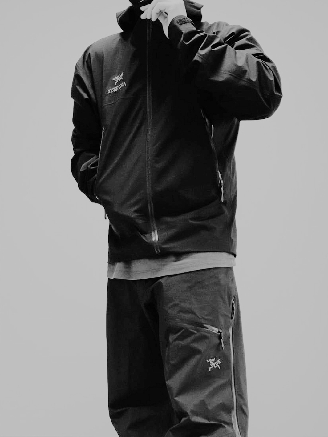 Arc'teryx Beta Jacket Black, Arc'teryx Beta Pants Black 착용 스타일 - 1