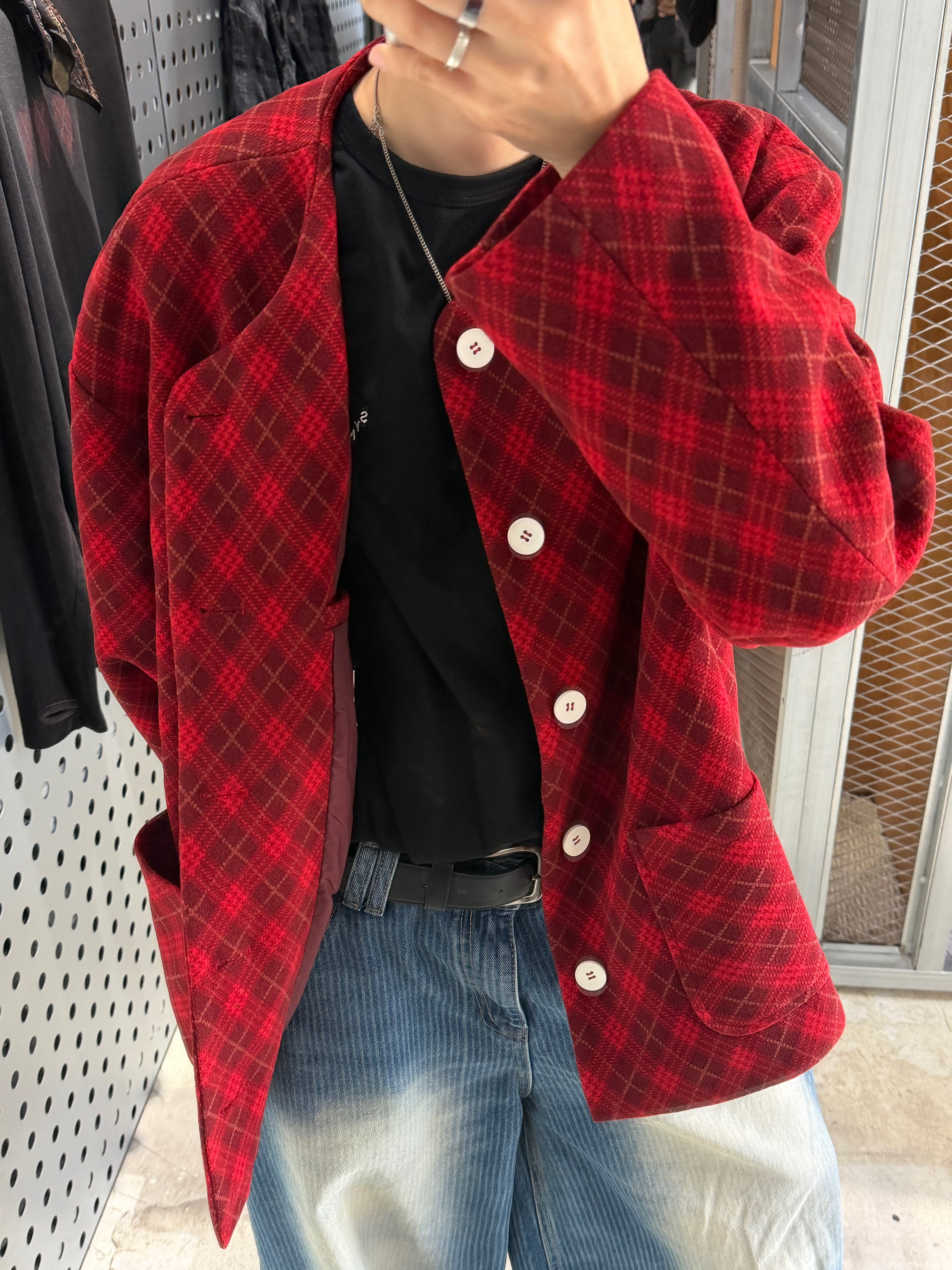 Hono Report Collarless Cardigan Red Argyle, Hono Report Twin Flowers Necklace 착용 스타일 - 3