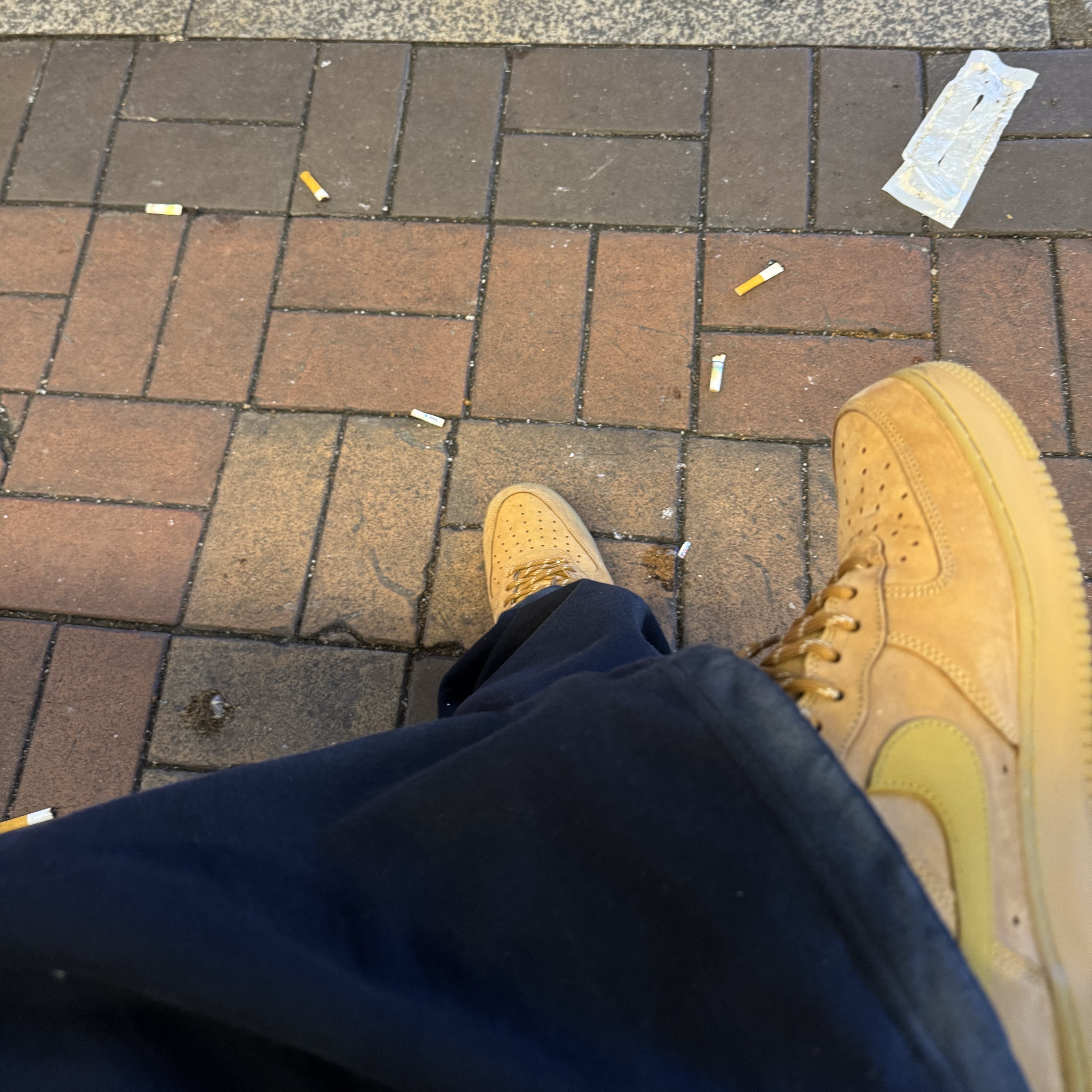 Nike Air Force 1 '07 WB Flax 착용 스타일