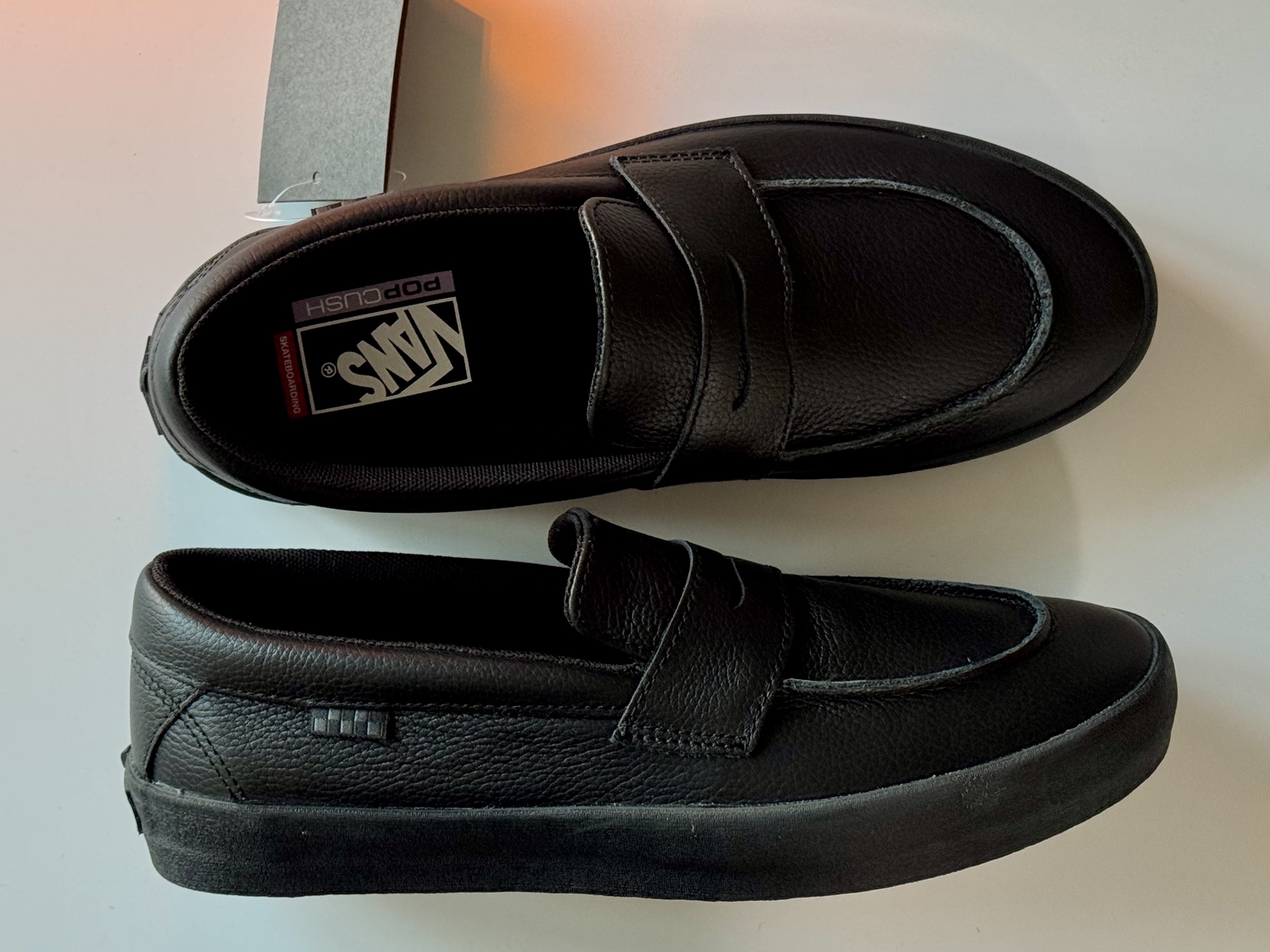 Vans Skate Loafer Black, Vans Skate Loafer Suede Black 착용 스타일 - 2