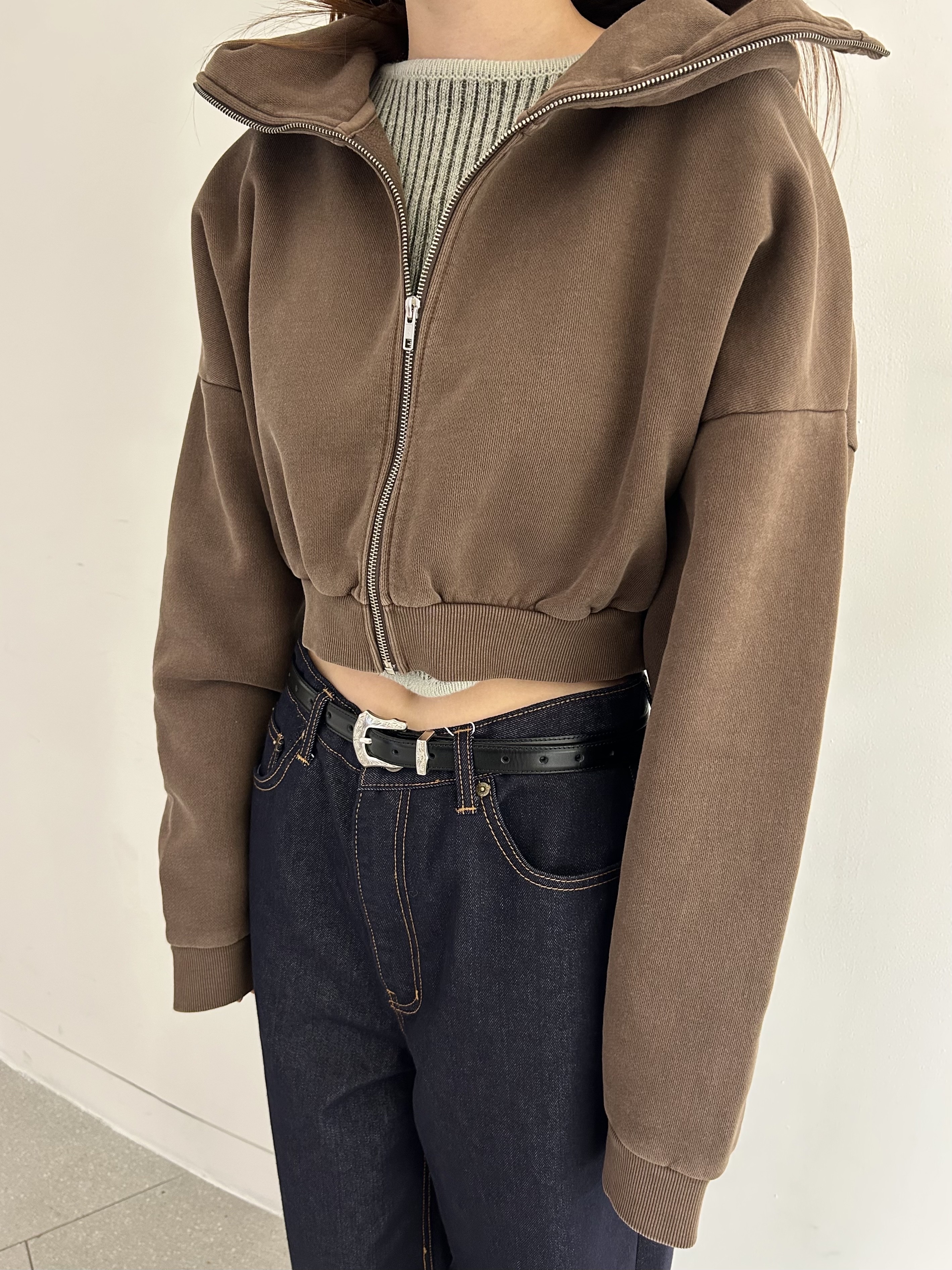 Entire Studios Women Cropped Full Zip Brunette - 25FW 착용 스타일 - 2