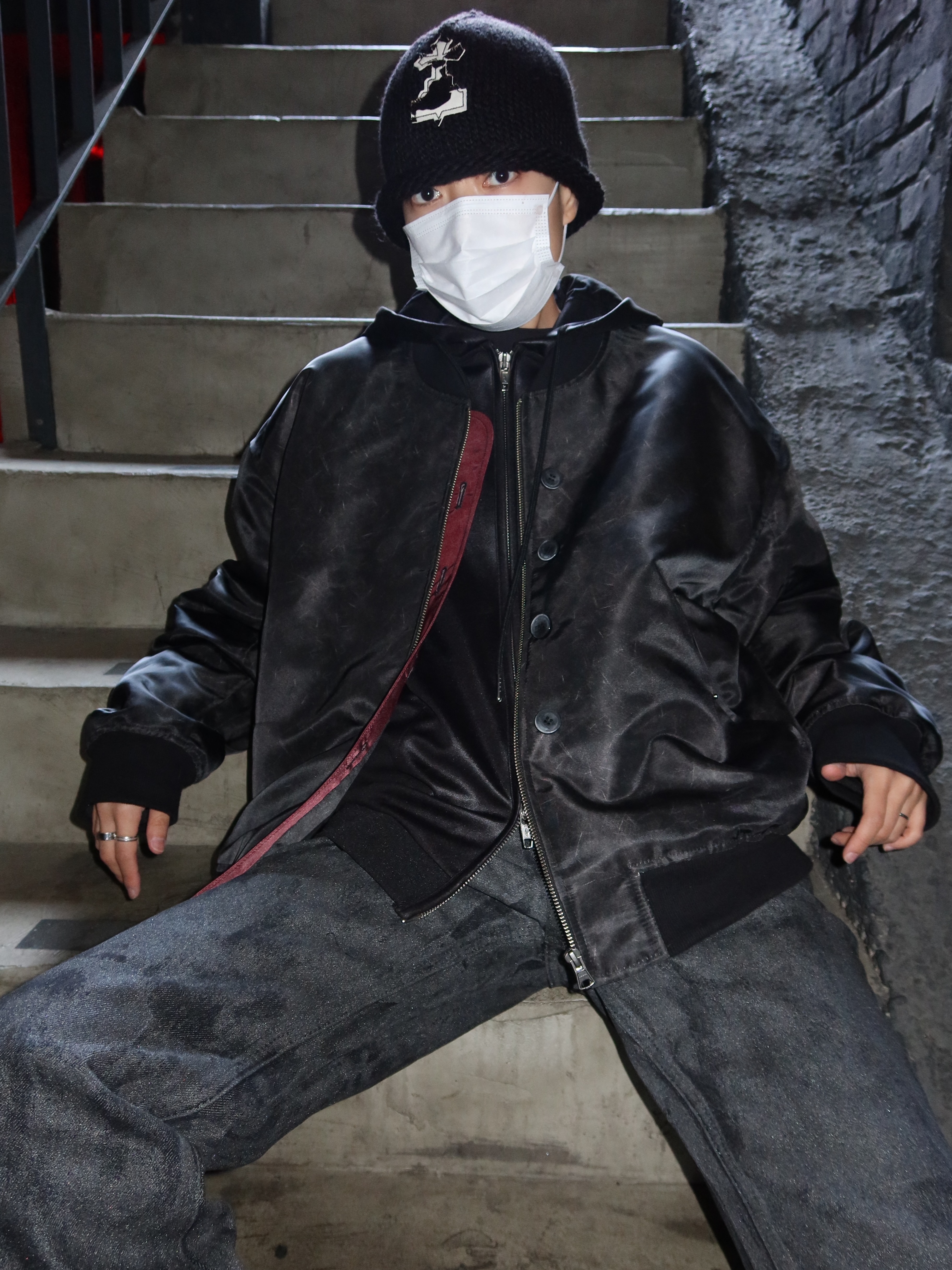 Hono Report 4 Button Bomber Jacket Scratch Black, Hono Report Leaf Bracelet 착용 스타일 - 6