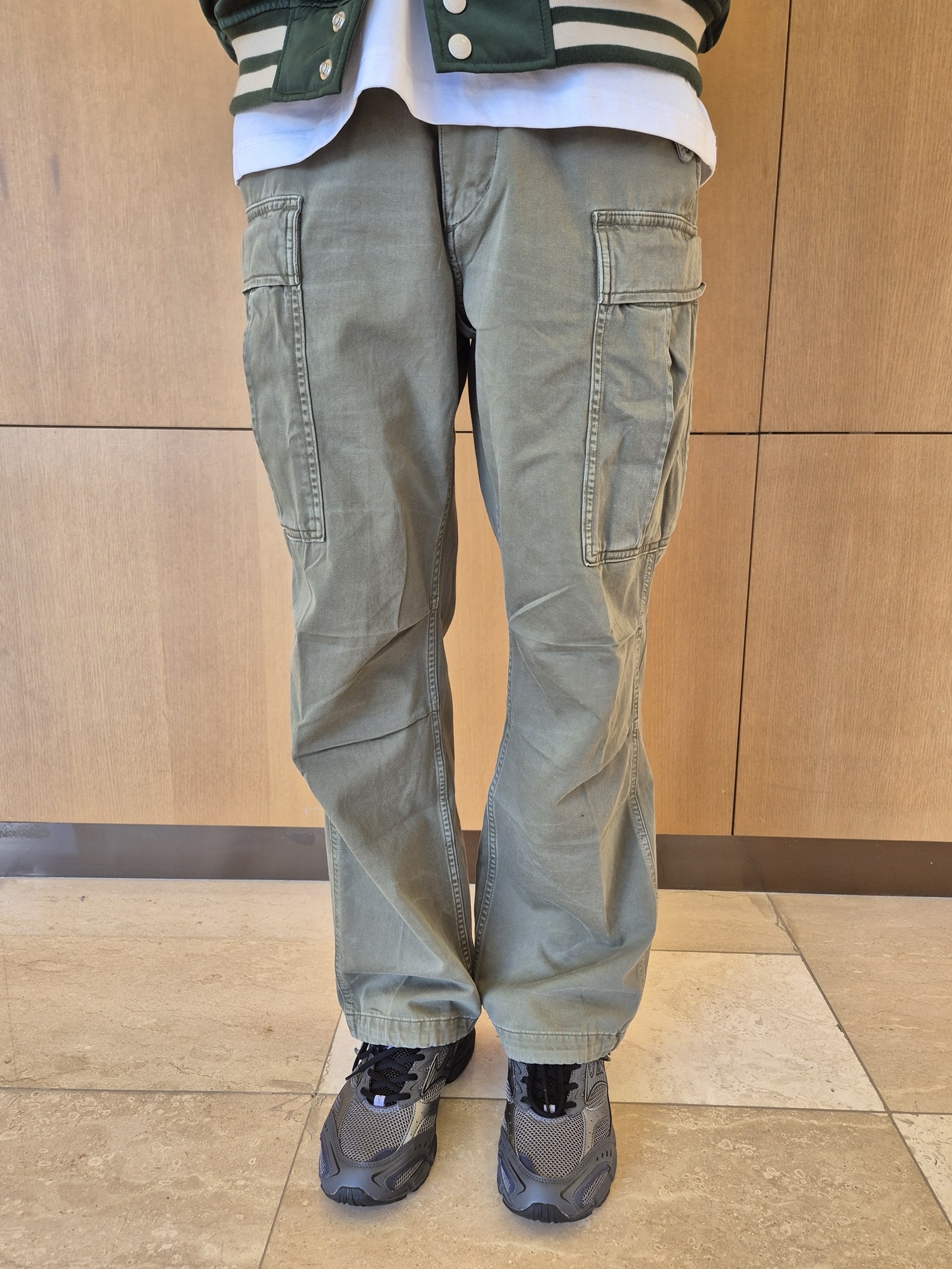 [10% 적립] [KREAM Limited Edition The Trophy Fishing Club] Polo Ralph Lauren Big Cargo Olive - 25FW 착용 스타일 - 1