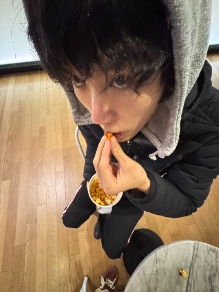 KREAM 프로필 이미지
