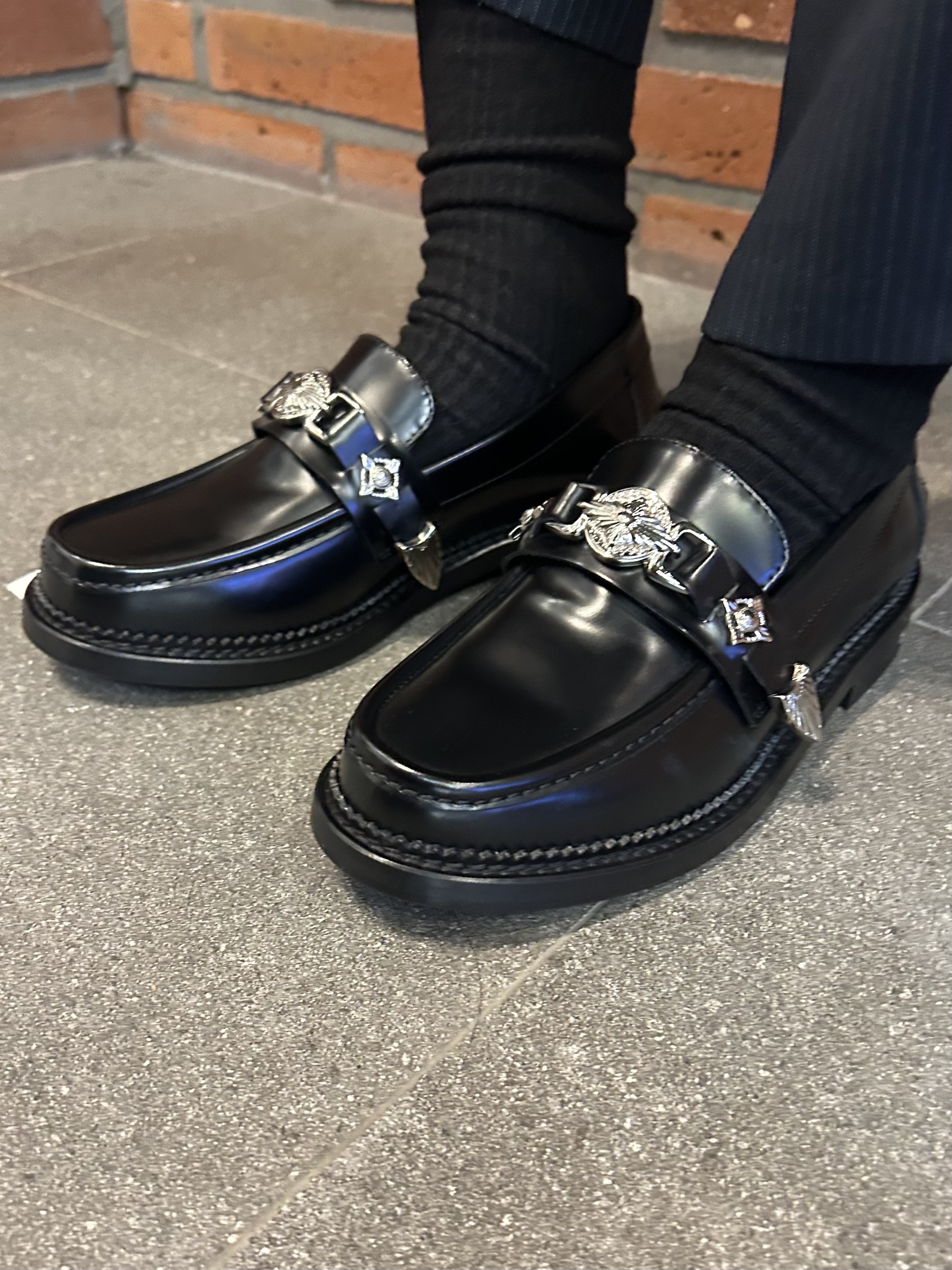 Toga Pulla AJ1041 Polido Black - 25FW 착용 스타일 - 1