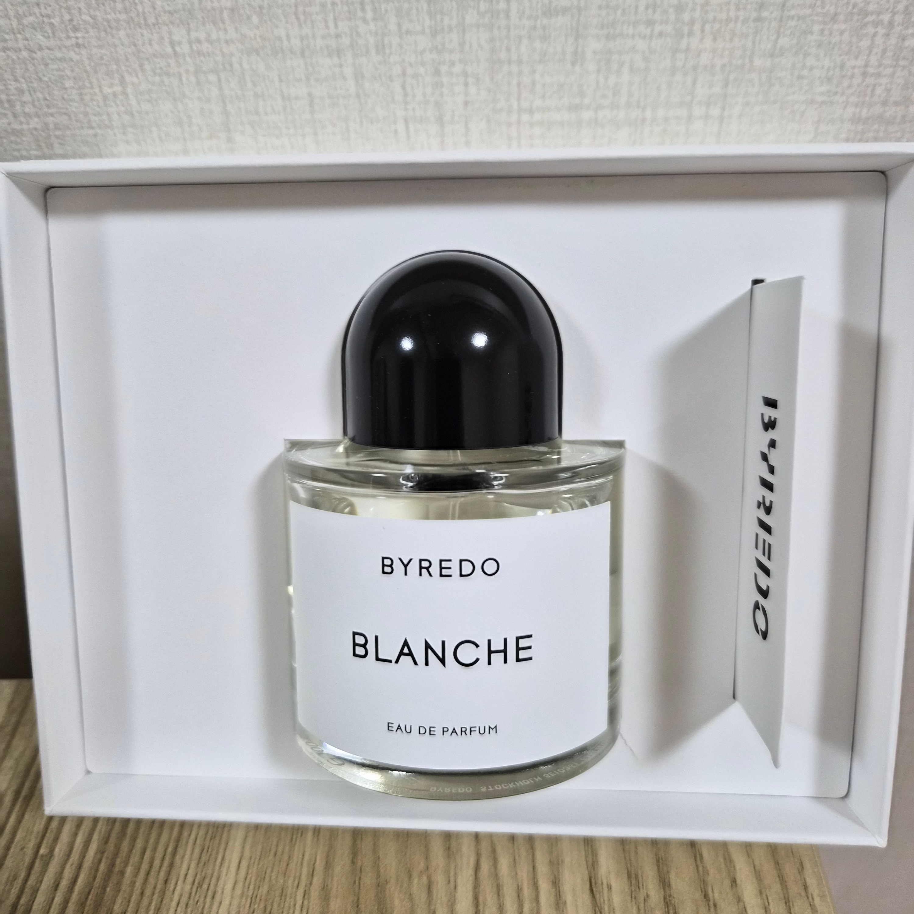 Byredo Blanche Eau De Parfum 100ml 착용 스타일 - 2