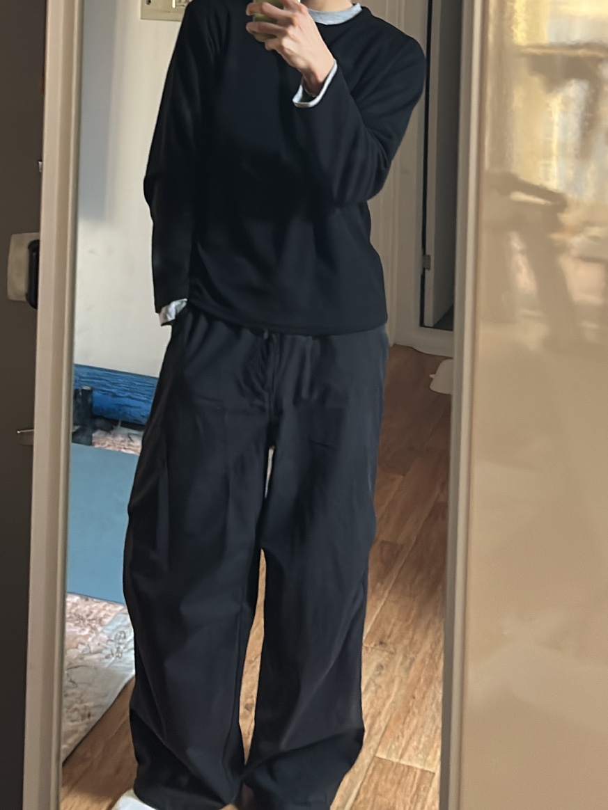 Undermycar Mu.114 Original Logo Washed Slim Flare Jeans Washed Blue, Sony WH-1000XM6 Platinum Silver (Korean Ver.) 착용 스타일 - 3