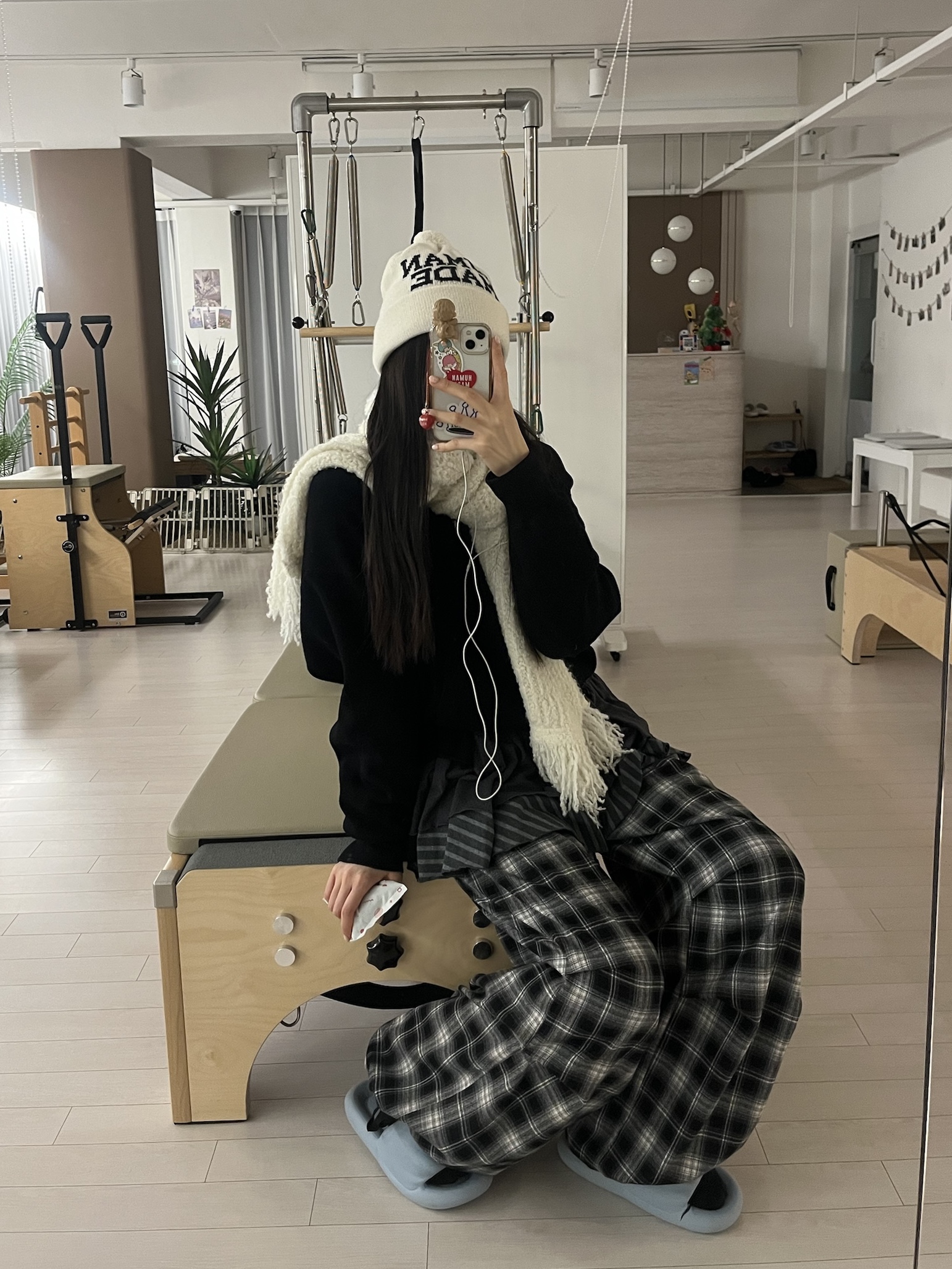 Human Made Pop Beanie White, Sonny Angel x Monchhichi Hippers Sealed Case (1 Blind Boxes) 착용 스타일
