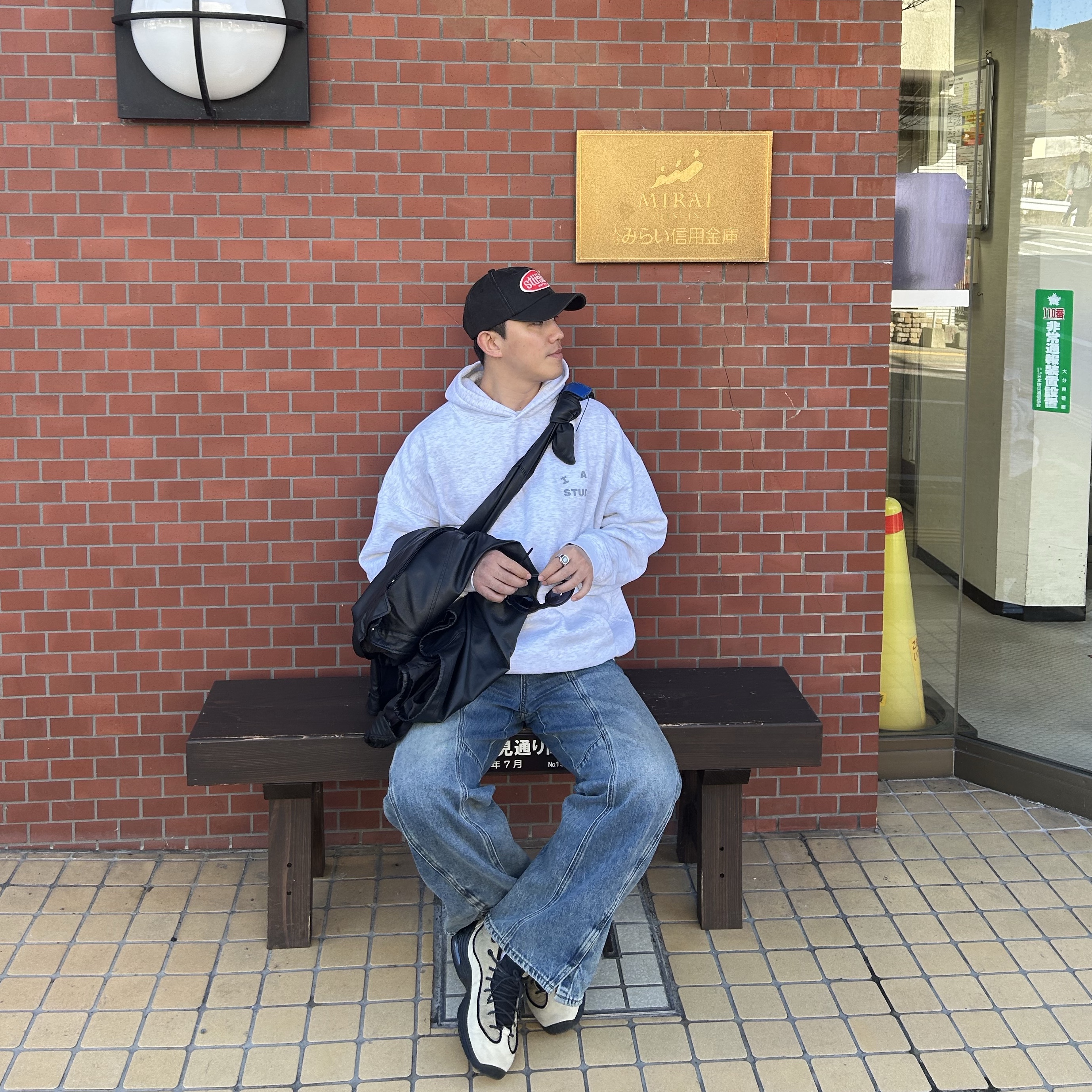 Stussy x Our Legacy Work Shop Mid-depth Cap Black, Ader Error x Zara Leather Shoulder Bag with Knot Black 착용 스타일 - 1