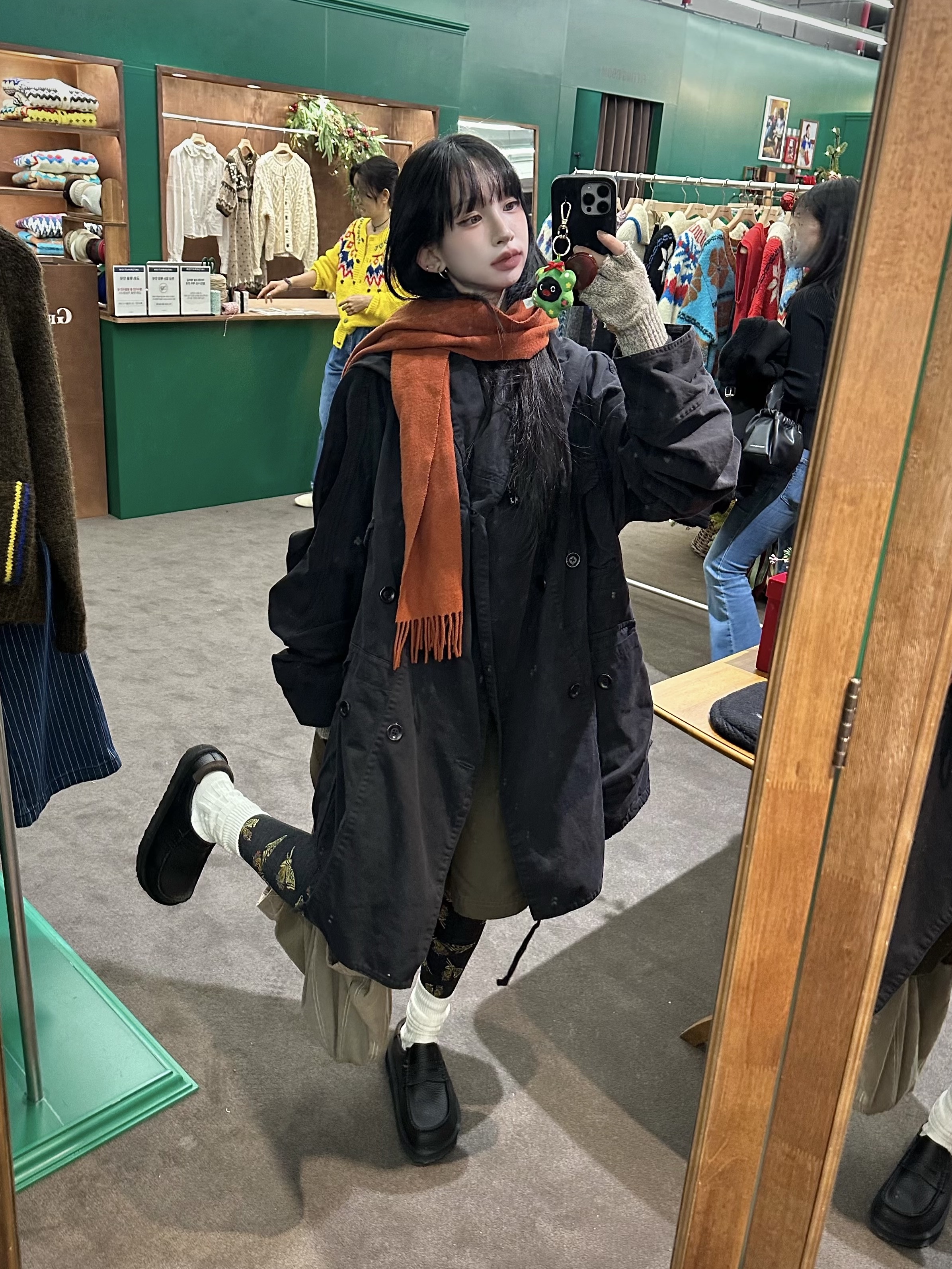 Kapital 200 Strand Wool Butterfly Leggings Black, Kapital Katsuragi Brushed Ring Coat Black 착용 스타일 - 4