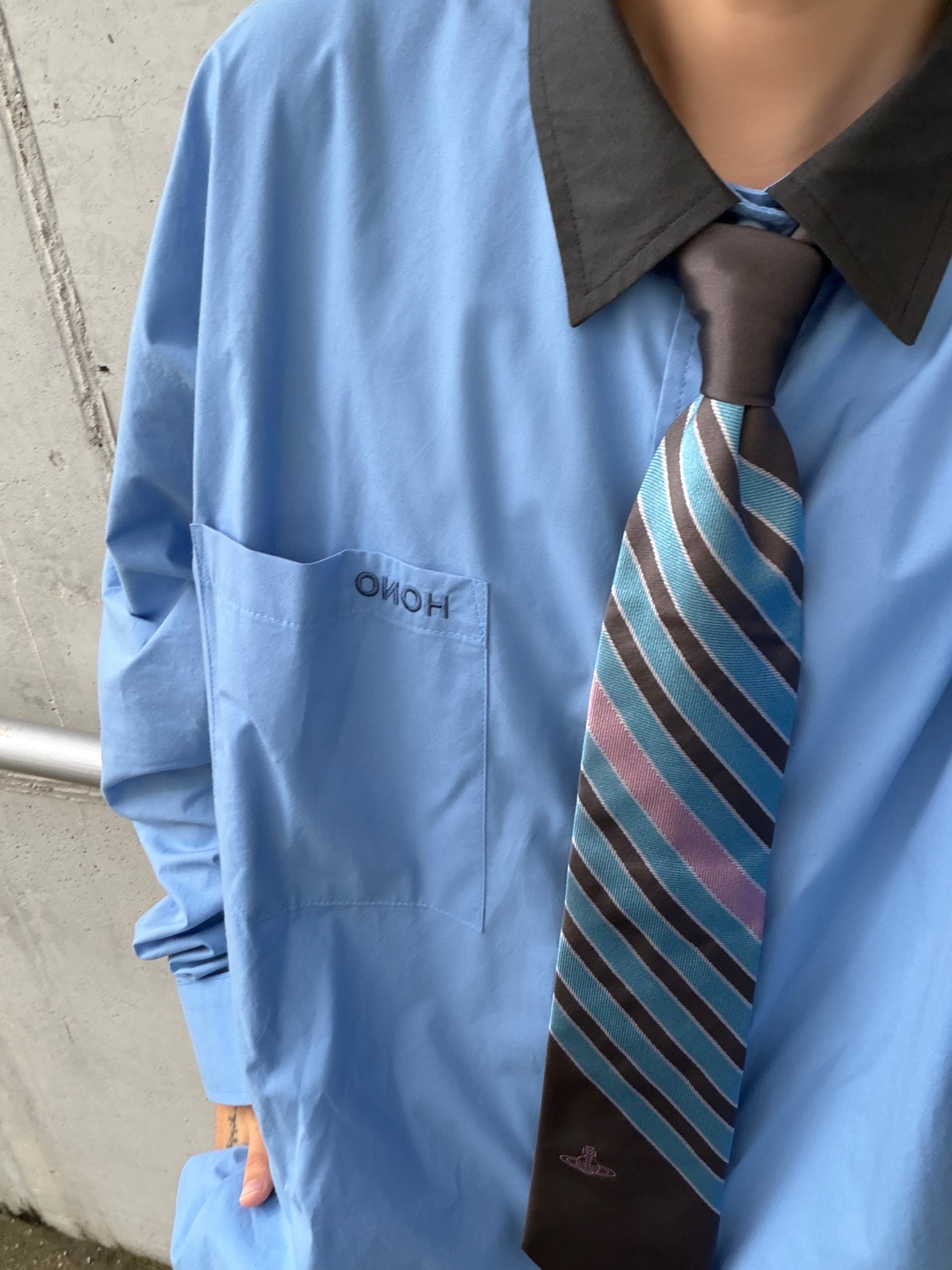 Hono Report Mini Logo Shirts Blue, Hono Report Easy Big Rope Pants Gray Check 착용 스타일 - 4