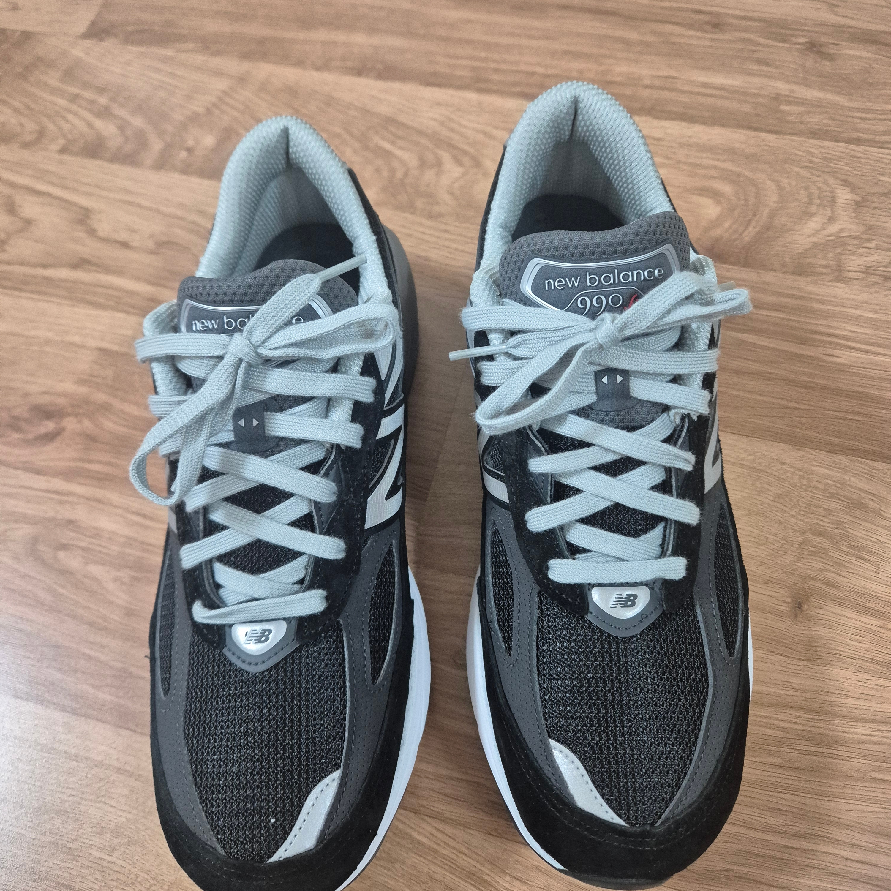 New Balance 990v6 Made in USA Black White 착용 스타일 - 4
