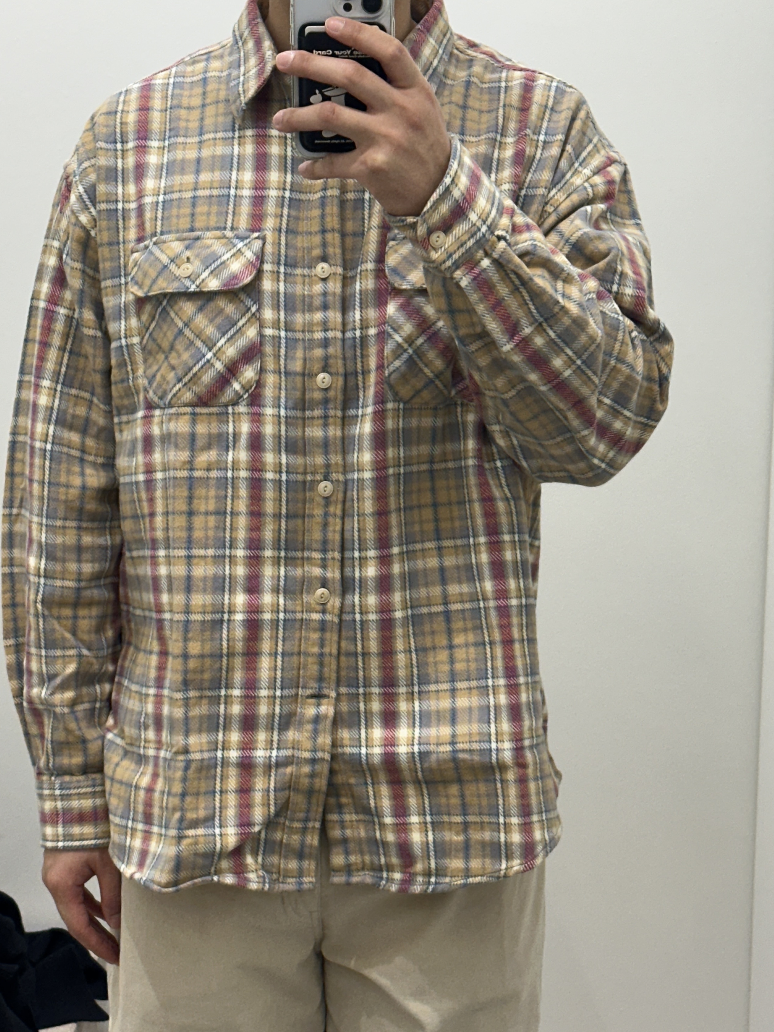 Khakis House Check Shirt Ivory 착용 스타일