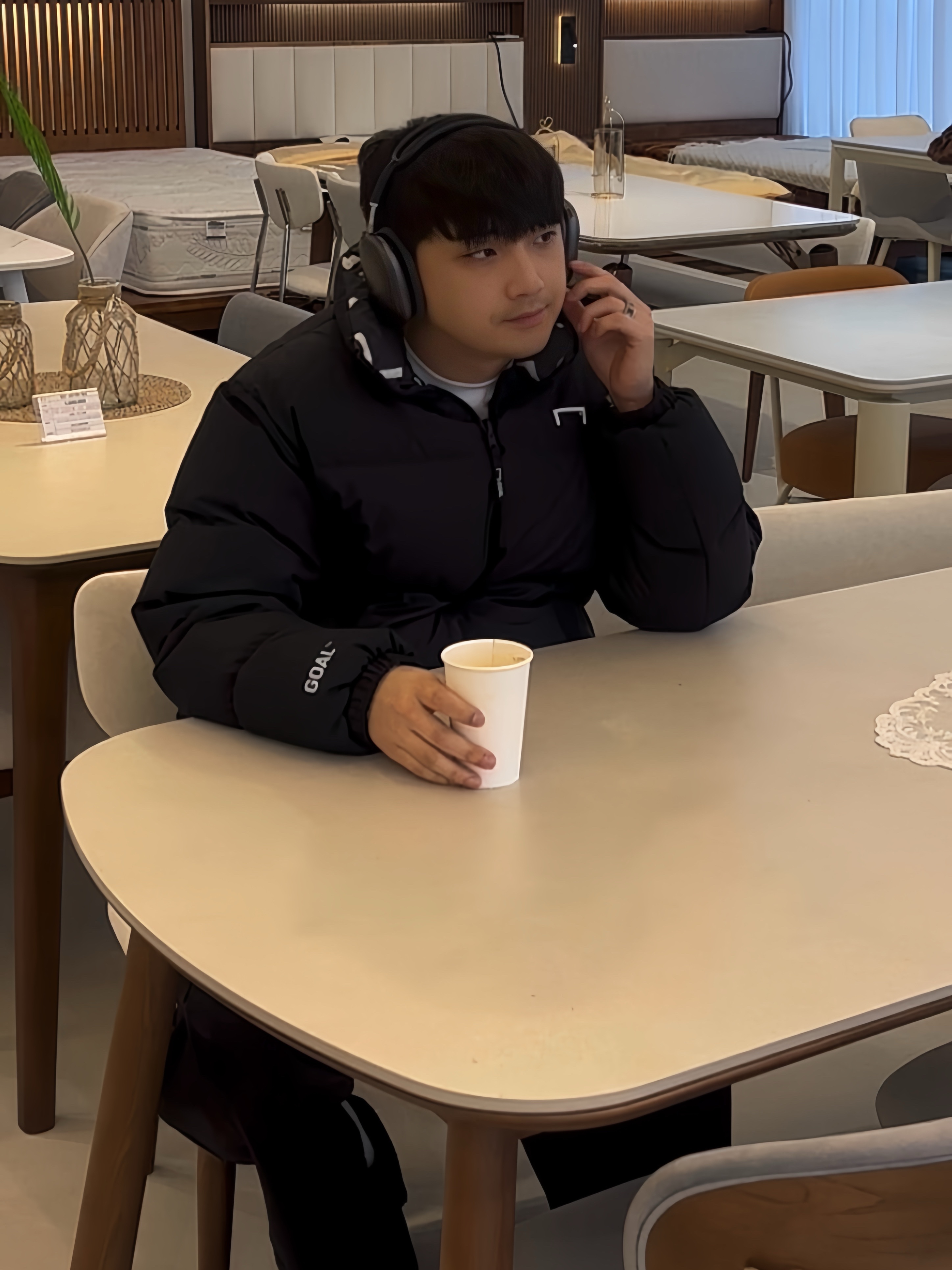 Apple AirPods Max Lightning Space Gray (Korean Ver.) 착용 스타일