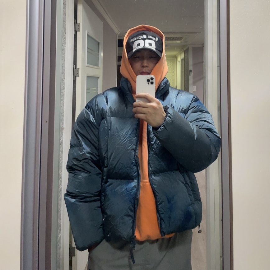 IAB Studio Pigment Hoodie & Sack Salmon 착용 스타일 - 2