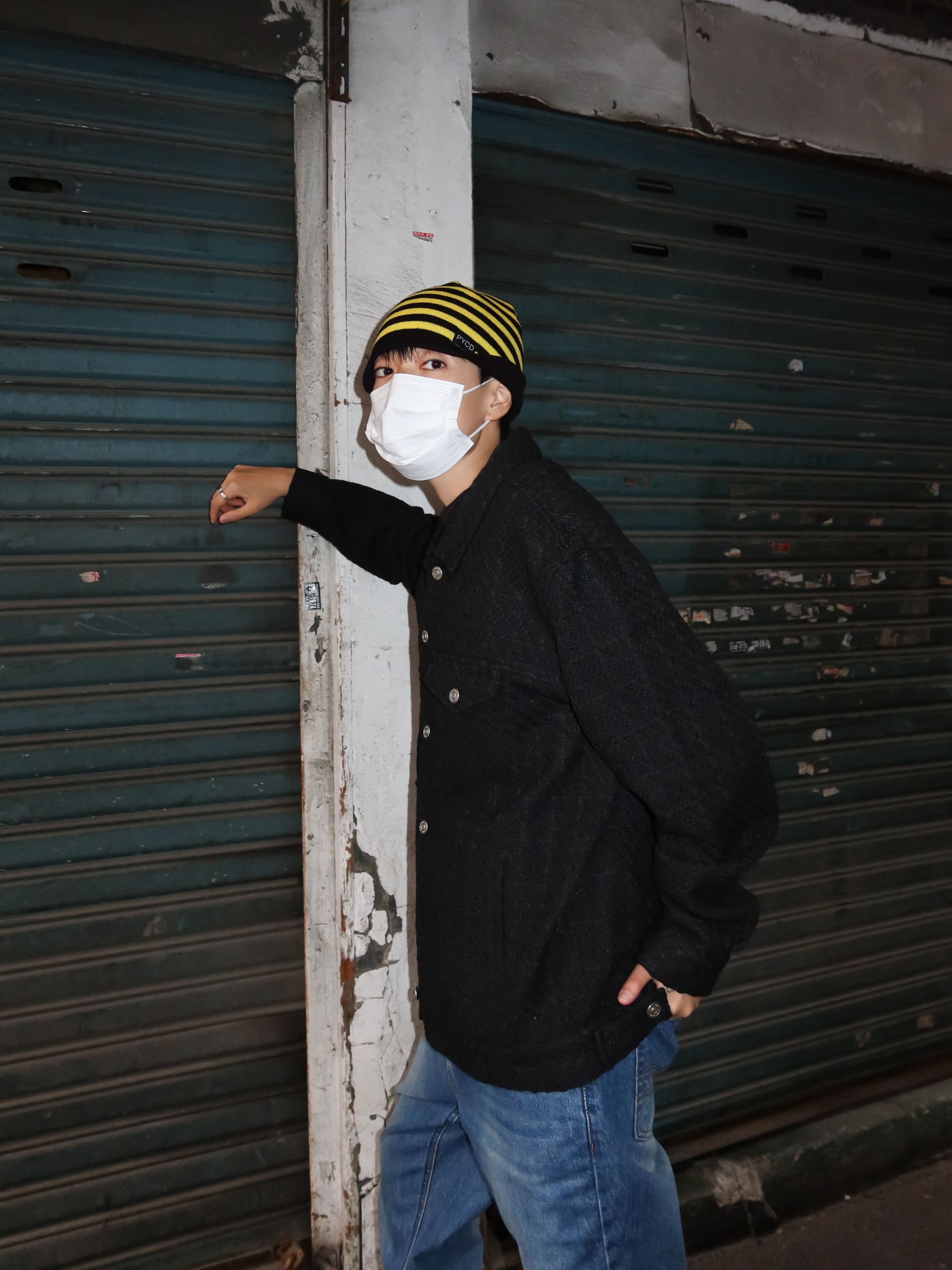 Hono Report Trucker Jacket Black Tweed, Hono Report Bell Bottom Denim Pants Blue 착용 스타일 - 5