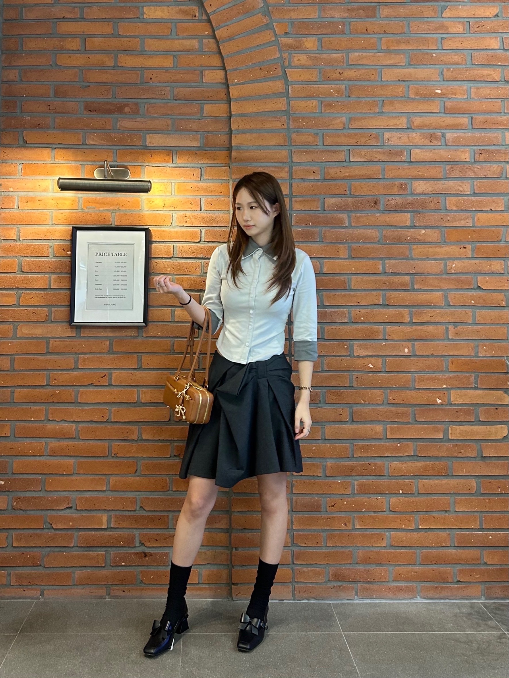 Shushu/Tong Women Square Toe Mid Heel Shoes Black - 25FW 착용 스타일 - 2